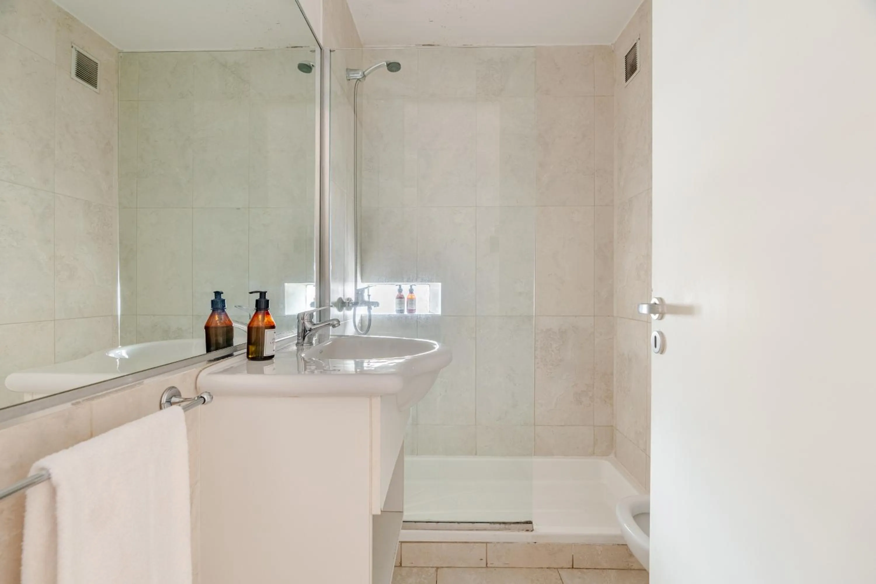 Bathroom in Departamentos Lugar