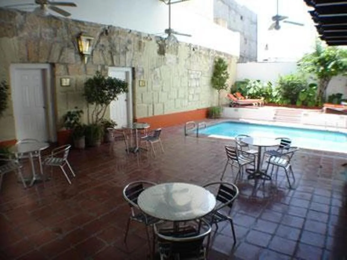 Swimming pool in Hotel Royalty