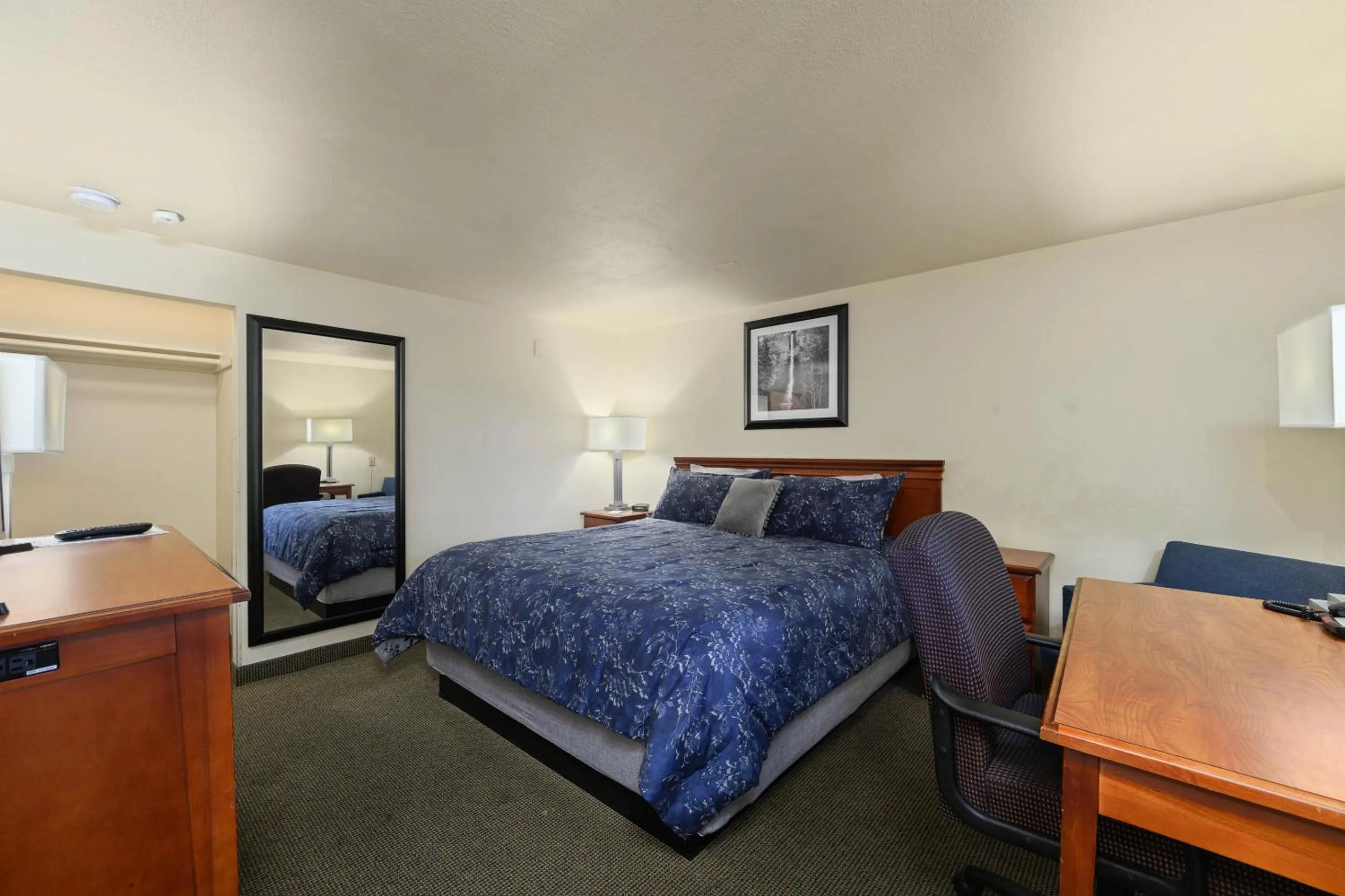 Photo of the whole room, Bed in Cocusa Motel
