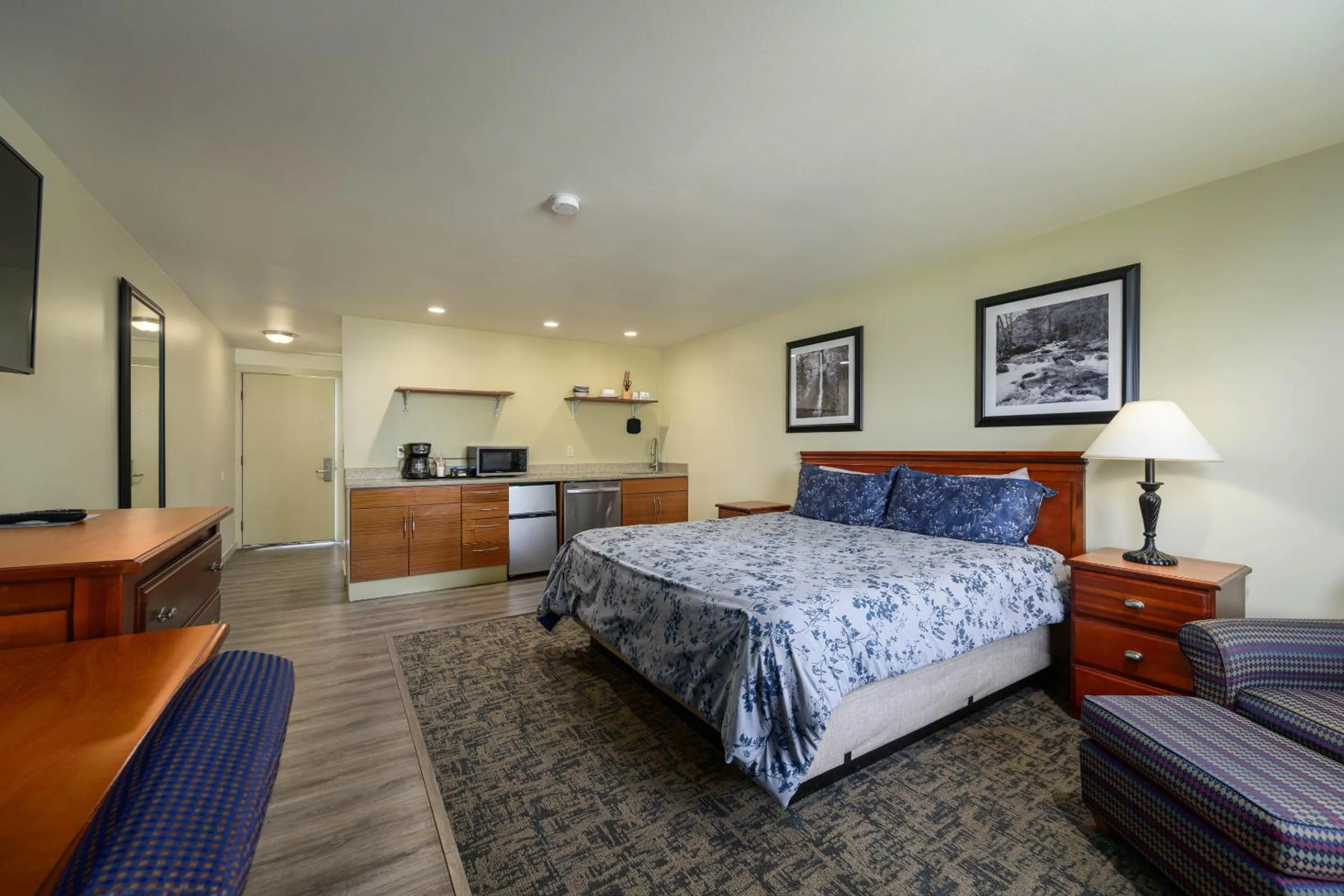 Photo of the whole room, Bed in Cocusa Motel