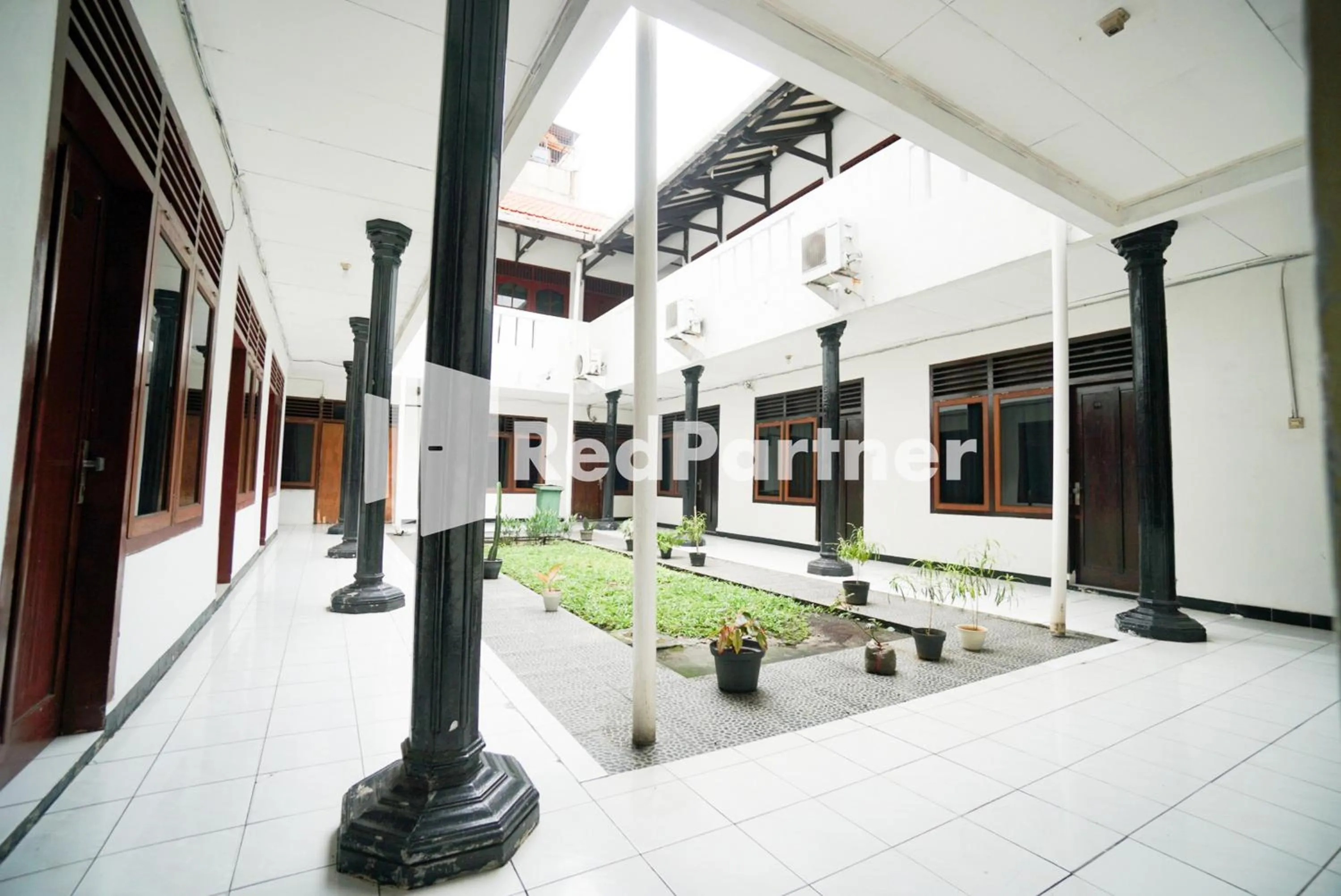 Property building in Hotel Borobudur Kemayoran Syariah Mitra RedDoorz