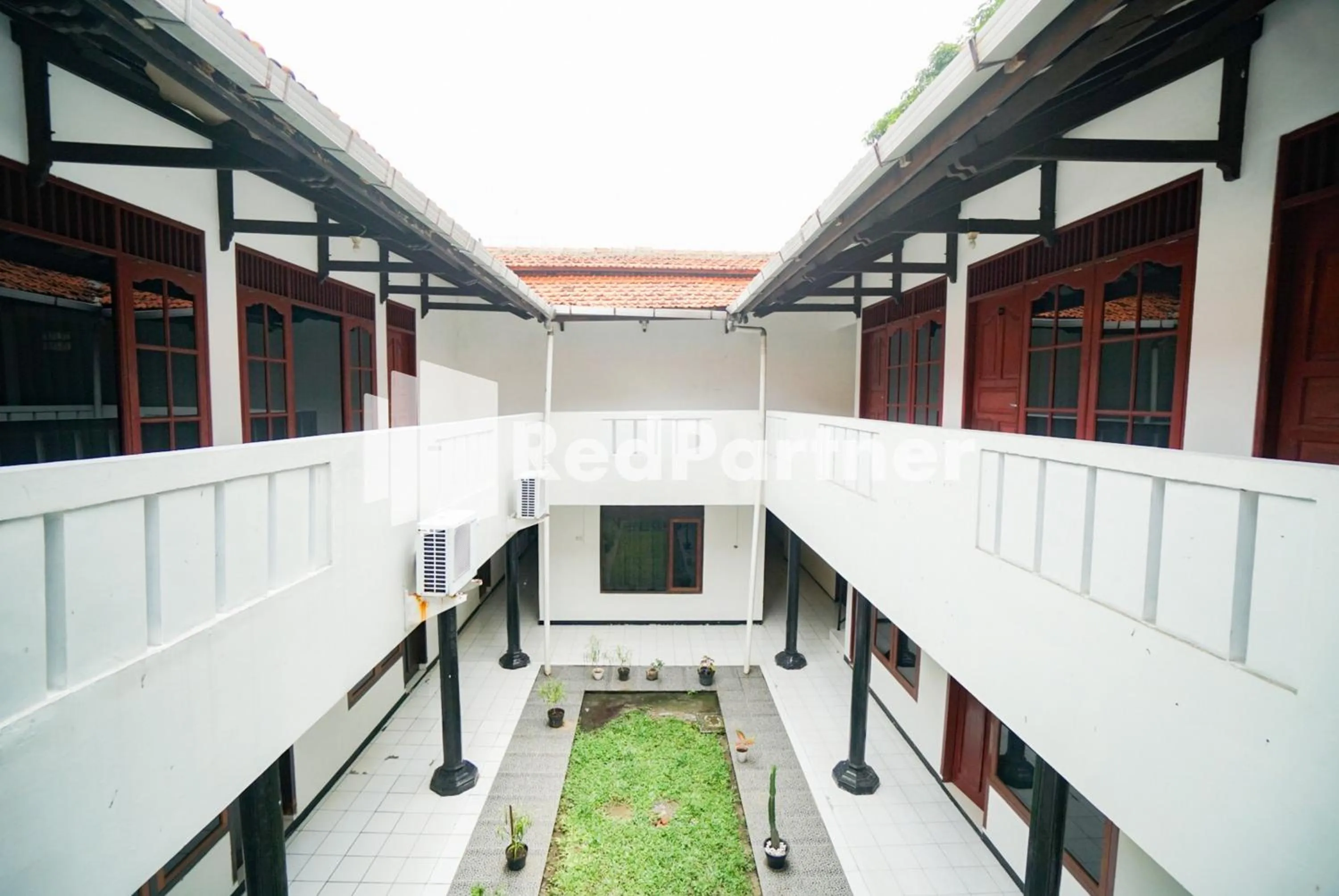 Balcony/Terrace in Hotel Borobudur Kemayoran Syariah Mitra RedDoorz