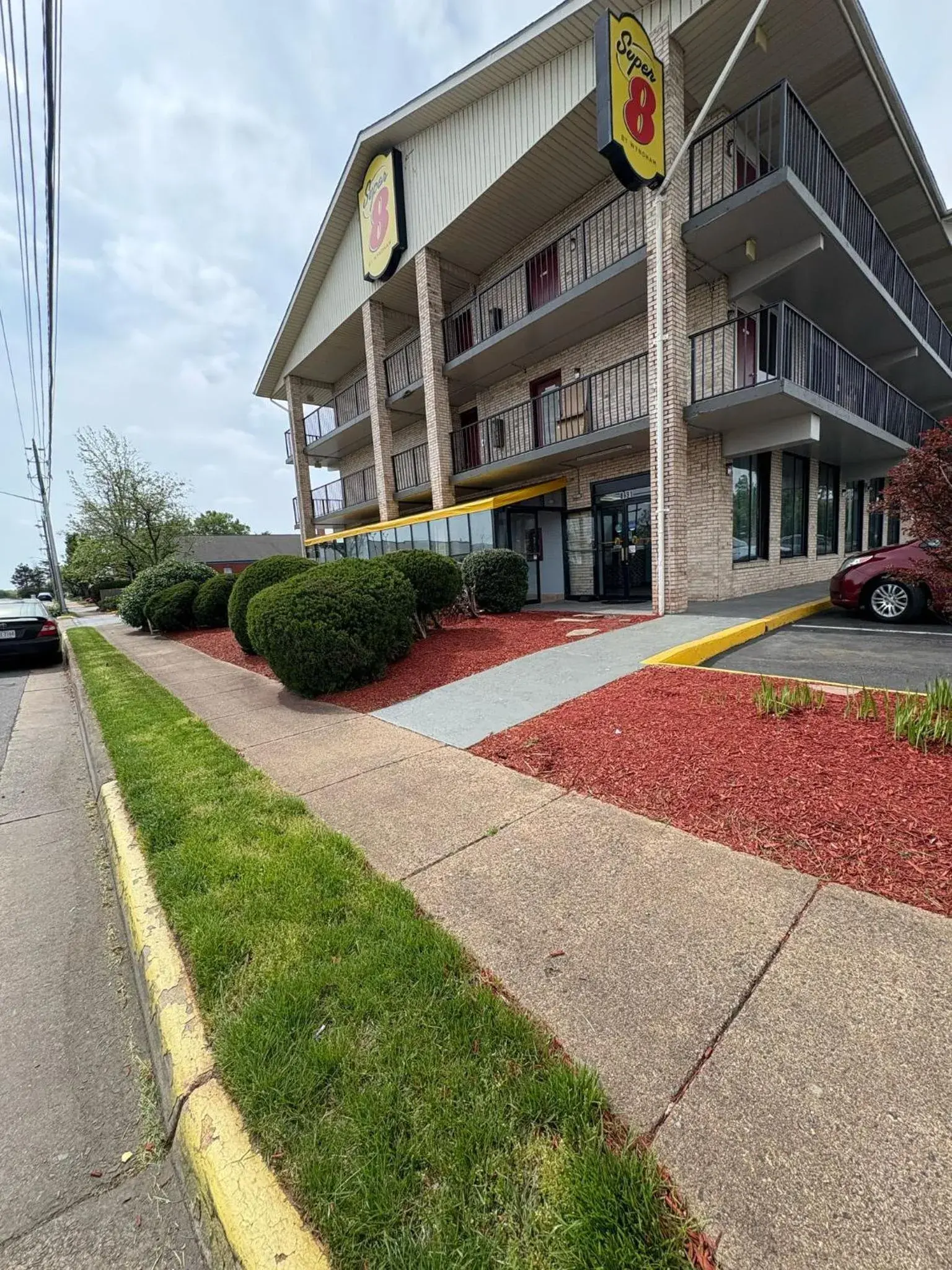 Property building in Super 8 by Wyndham Manassas Property building in Super 8 by Wyndham Manassas