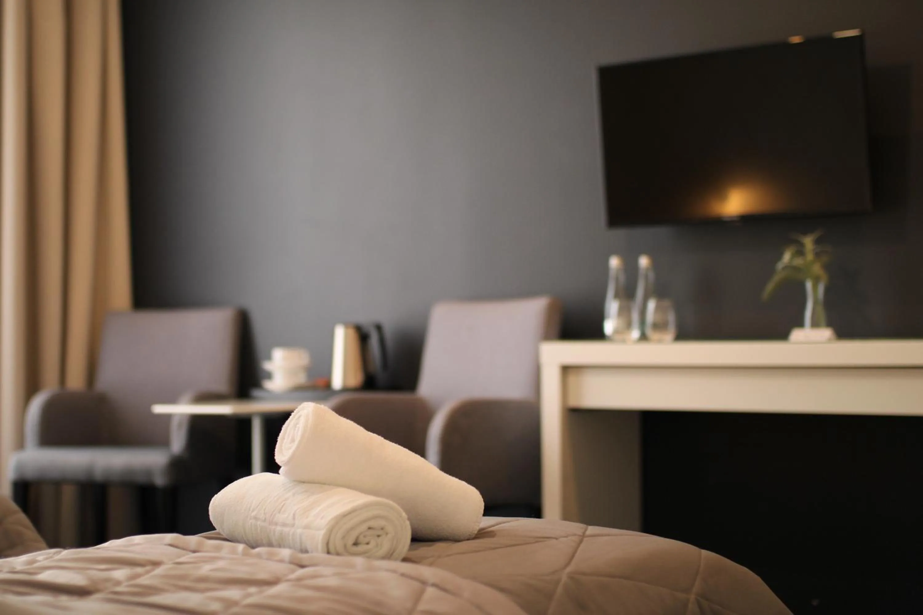 Bed in Arboretum Hotel