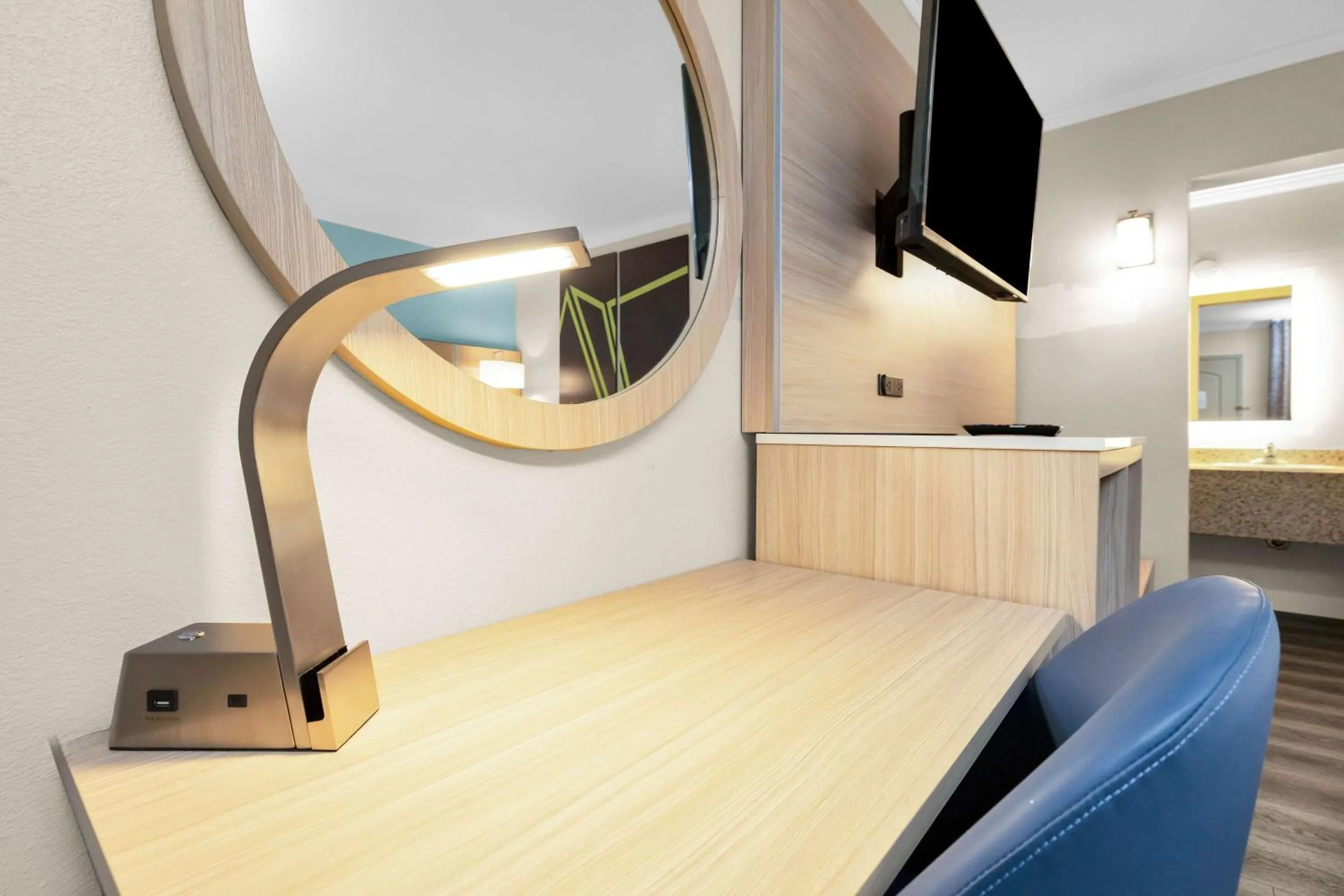 Bedroom in SureStay by Best Western San Francisco Marina District