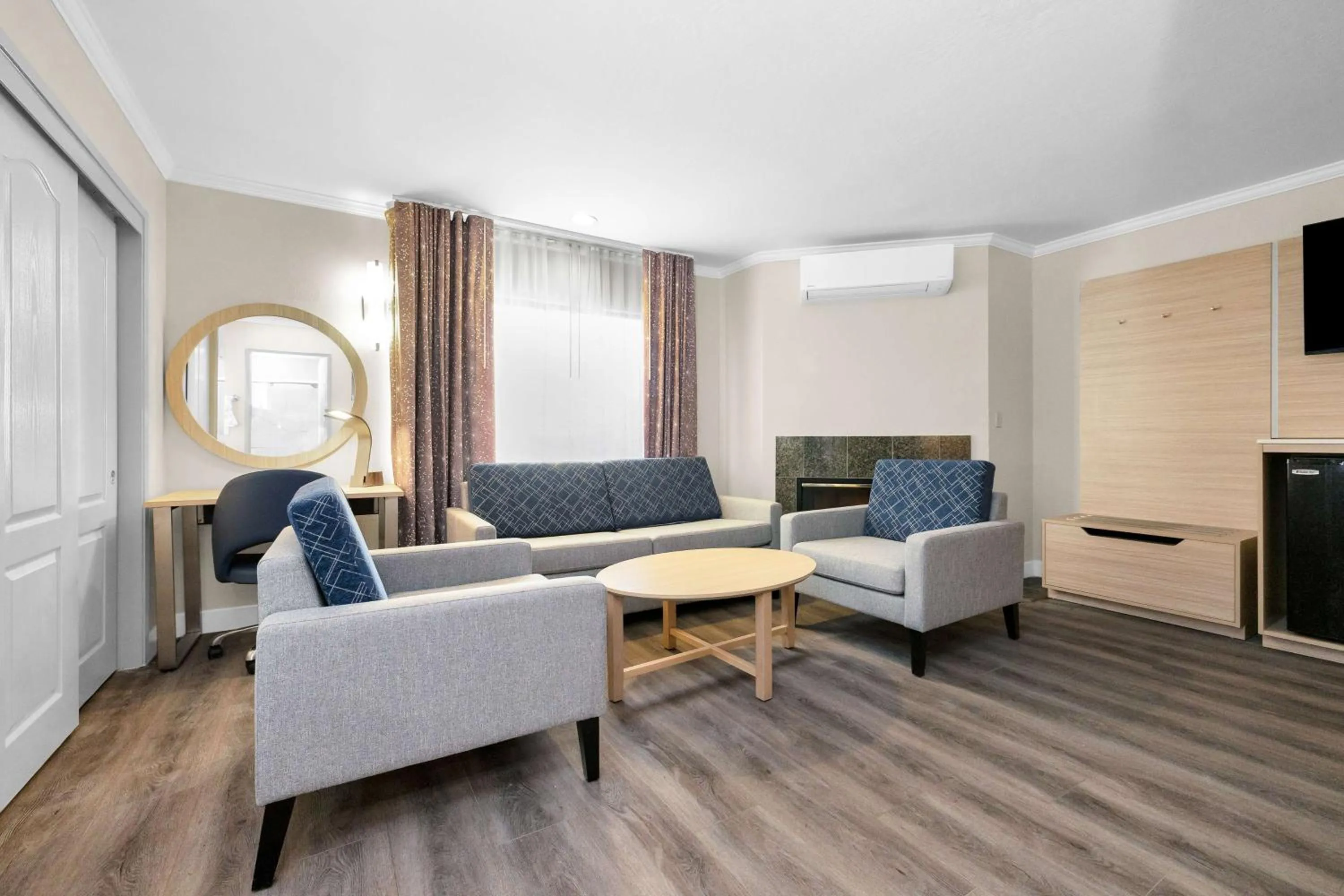 Bedroom in SureStay by Best Western San Francisco Marina District