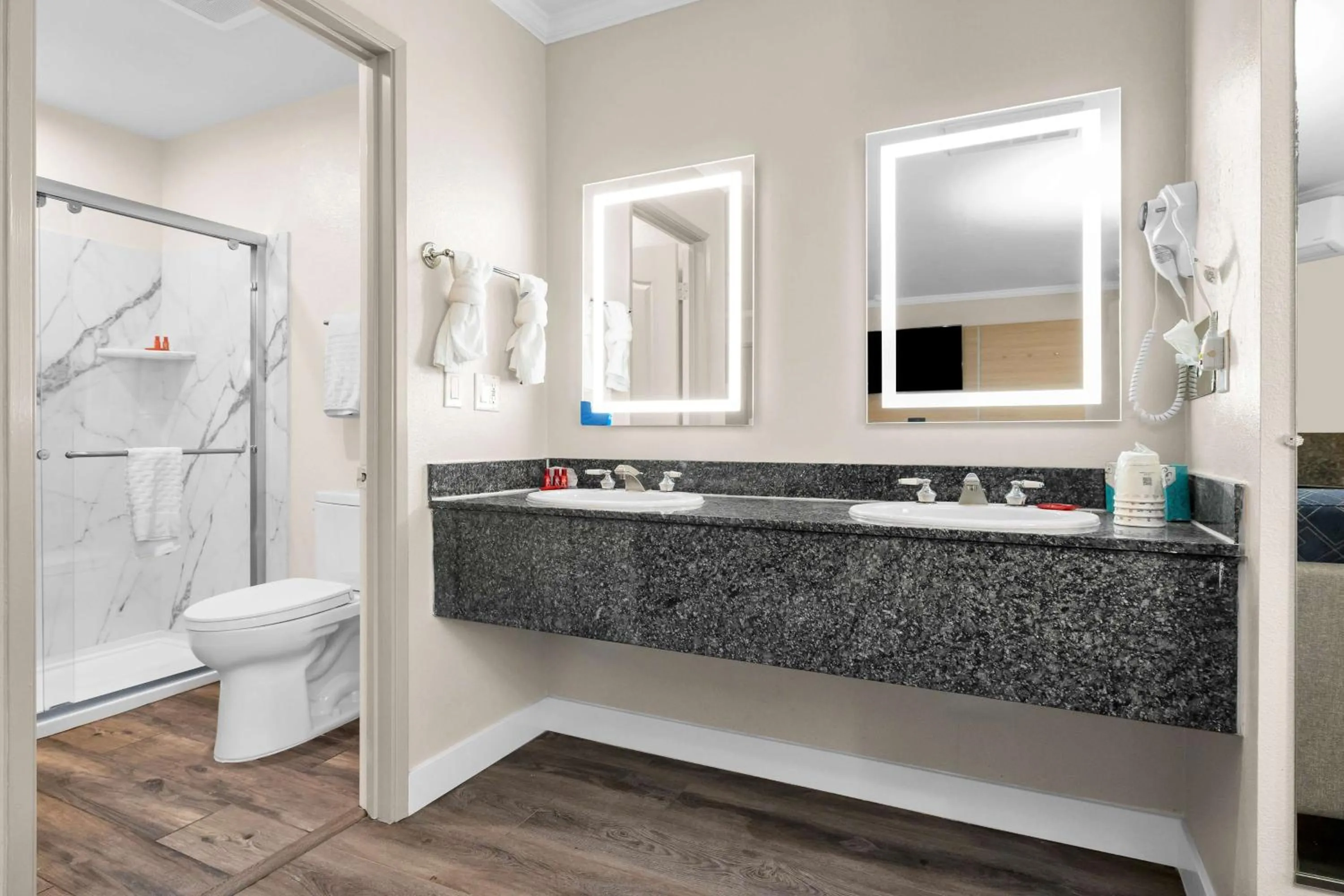 Bathroom in SureStay by Best Western San Francisco Marina District