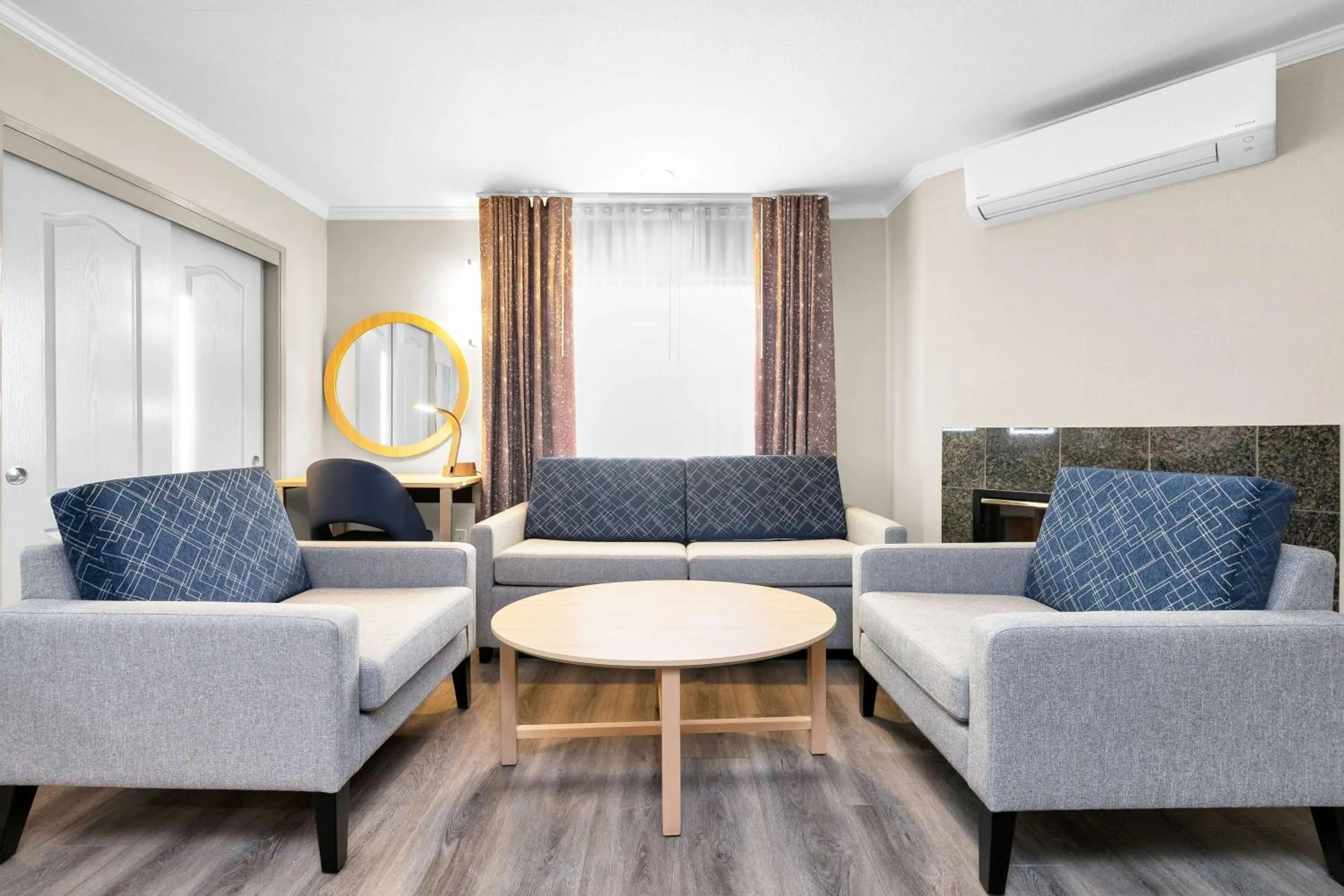 Bedroom in SureStay by Best Western San Francisco Marina District