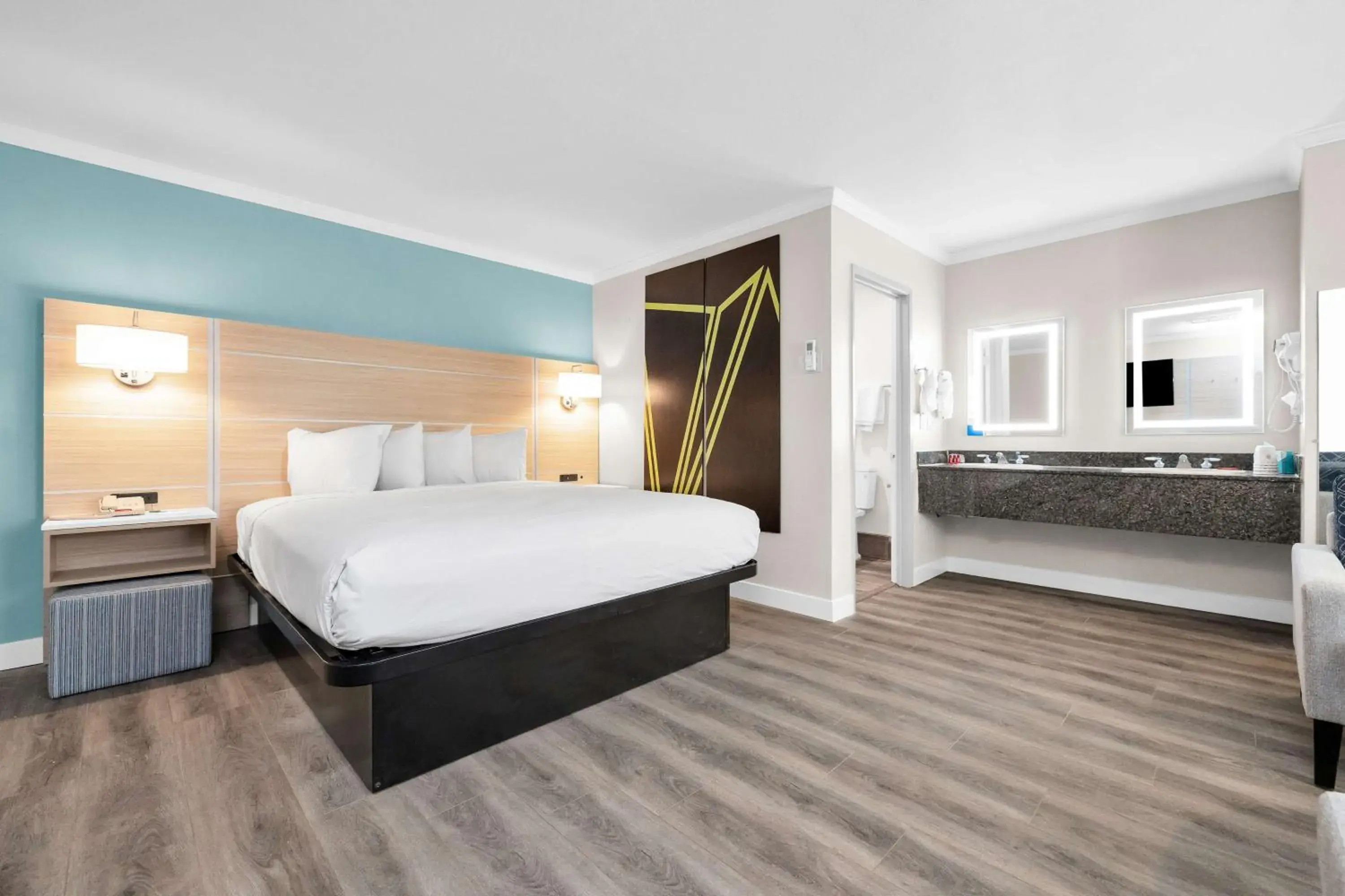 Bedroom, Bed in SureStay by Best Western San Francisco Marina District Bedroom, Bed in SureStay by Best Western San Francisco Marina District