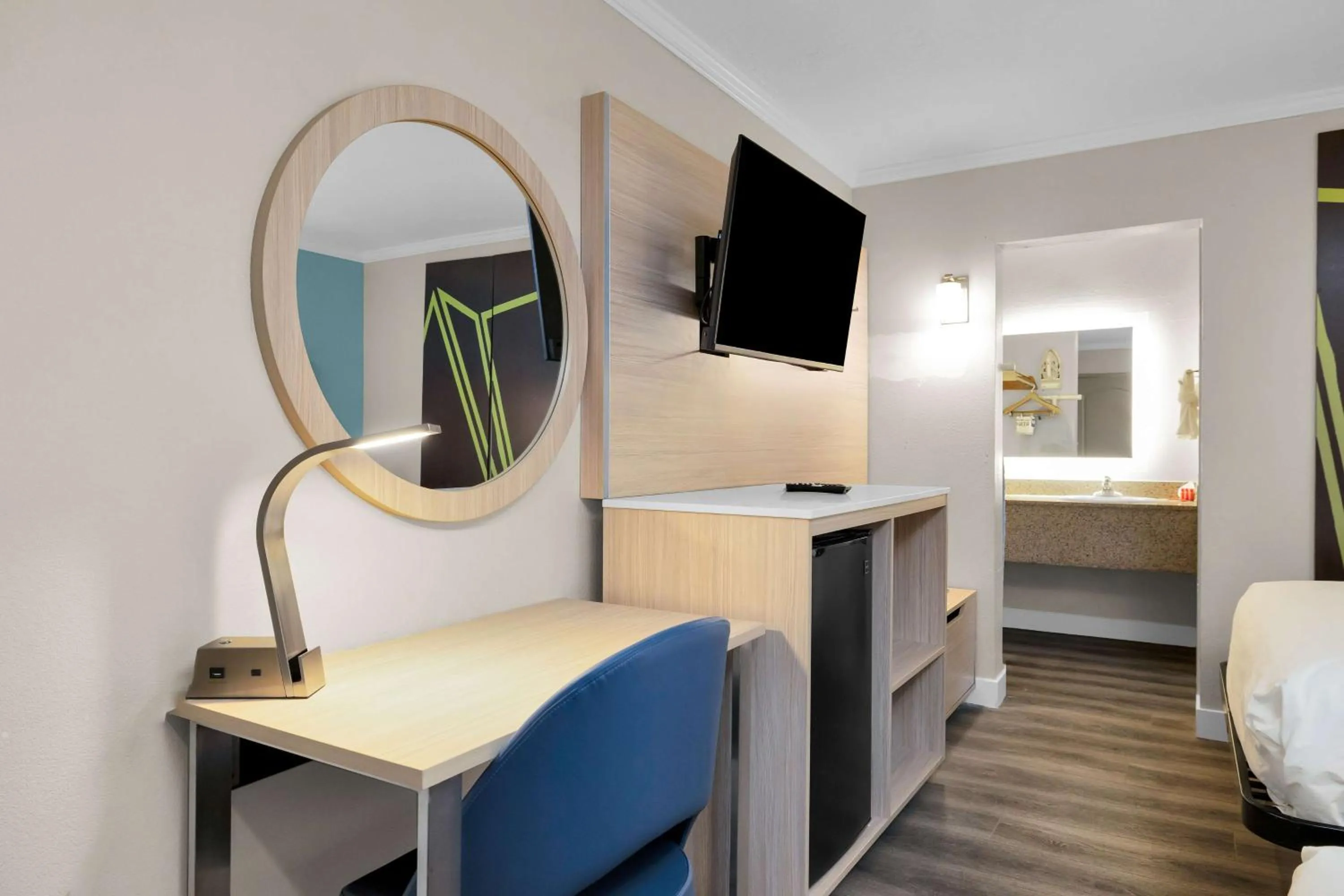 Bedroom, Bed in SureStay by Best Western San Francisco Marina District