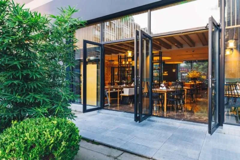 Yun He Ye Bo Hotel (Shanghai International Tourist Resort Wild Animal Park)