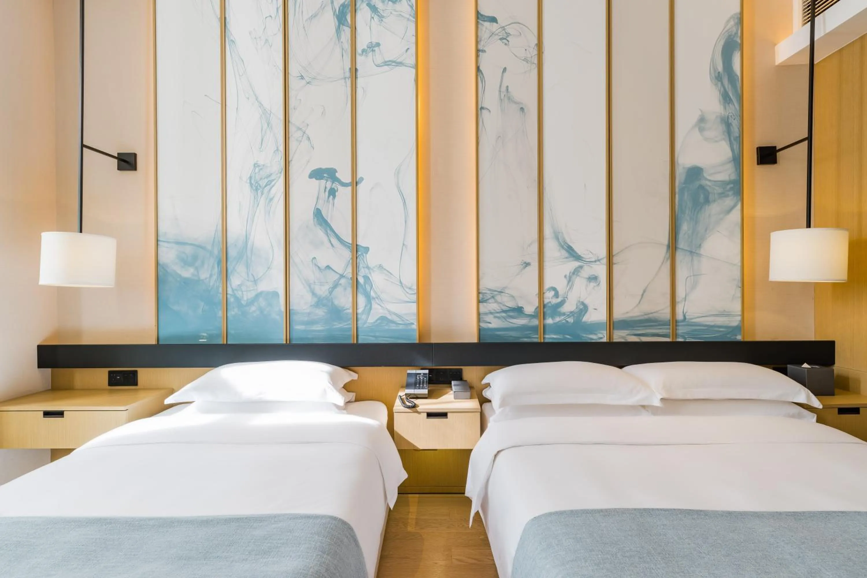 Bed in Yun He Ye Bo Hotel (Shanghai International Tourist Resort Wild Animal Park)