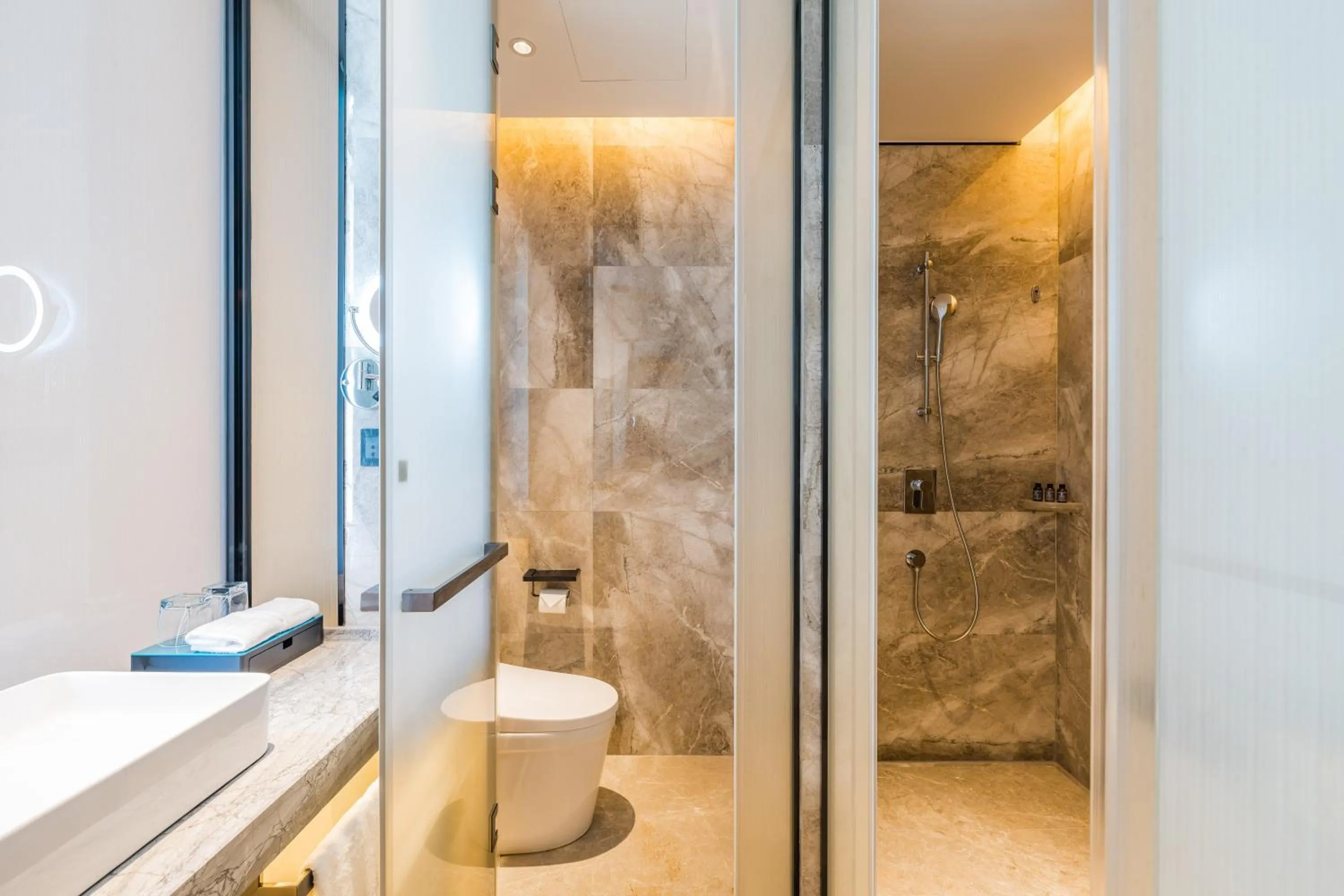 Yun He Ye Bo Hotel (Shanghai International Tourist Resort Wild Animal Park)