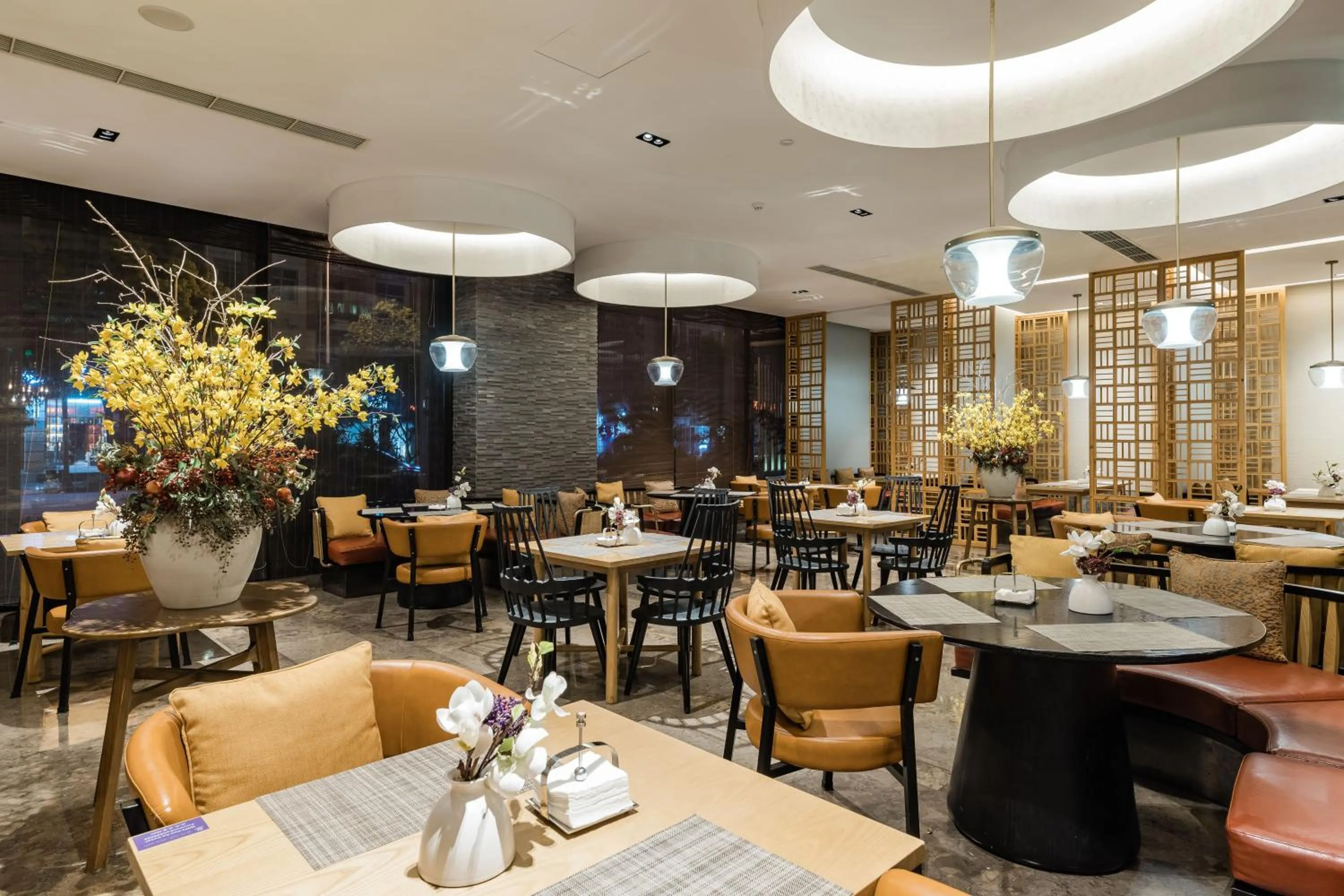 Yun He Ye Bo Hotel (Shanghai International Tourist Resort Wild Animal Park)