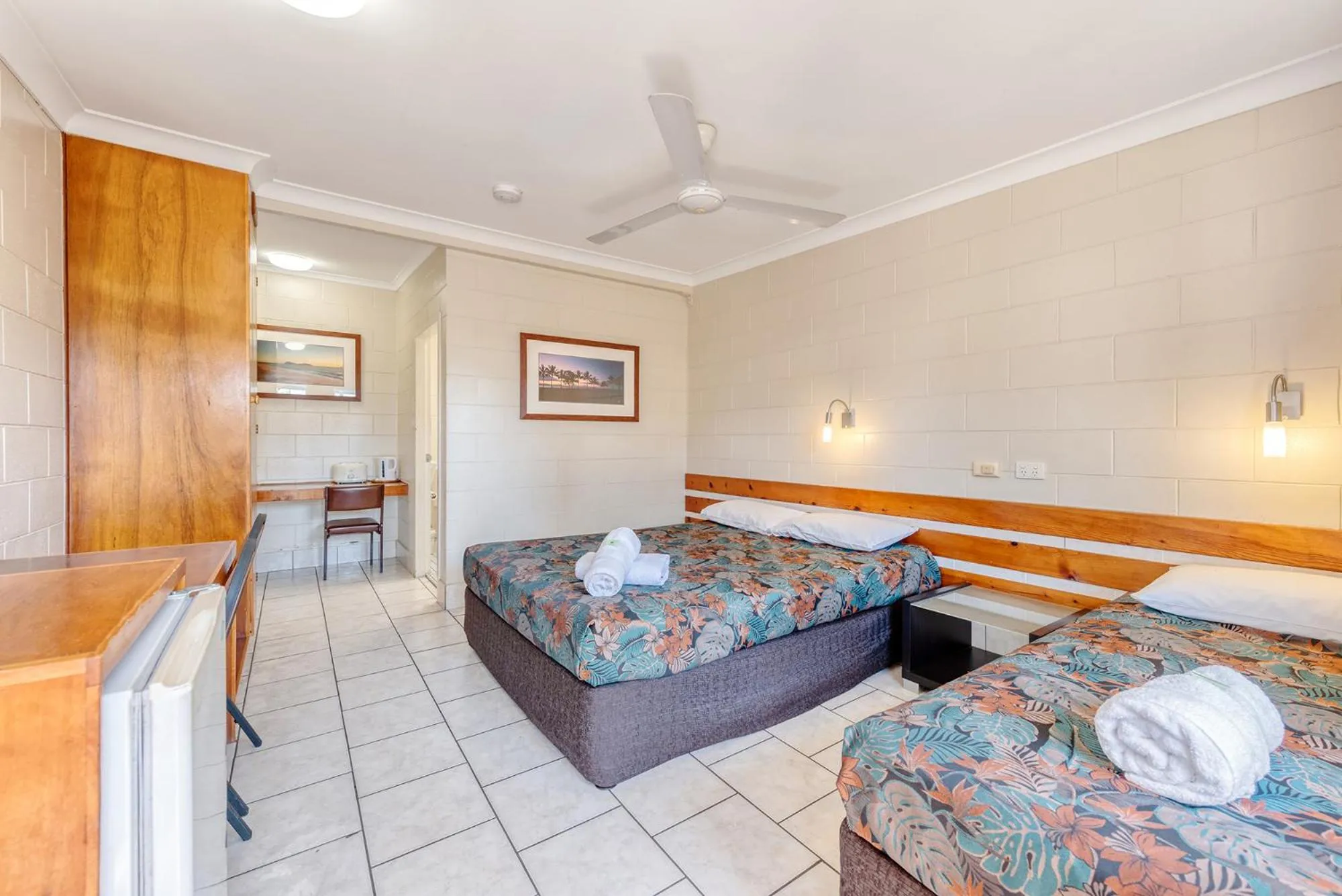 Bed in Demi View Motel