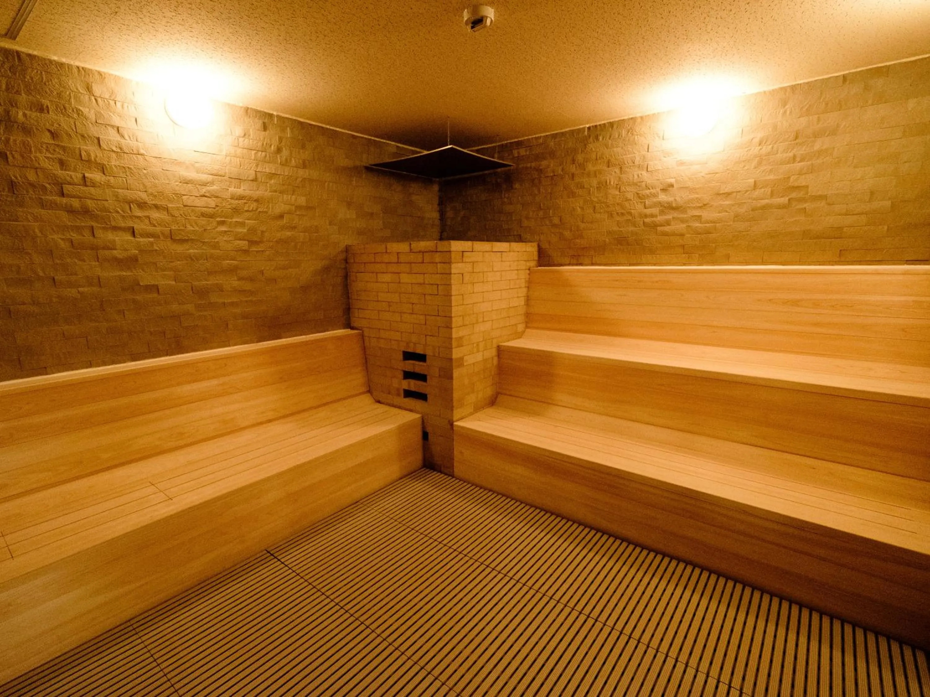 Hot Spring Bath in 天然温泉 松山ニューグランドホテル