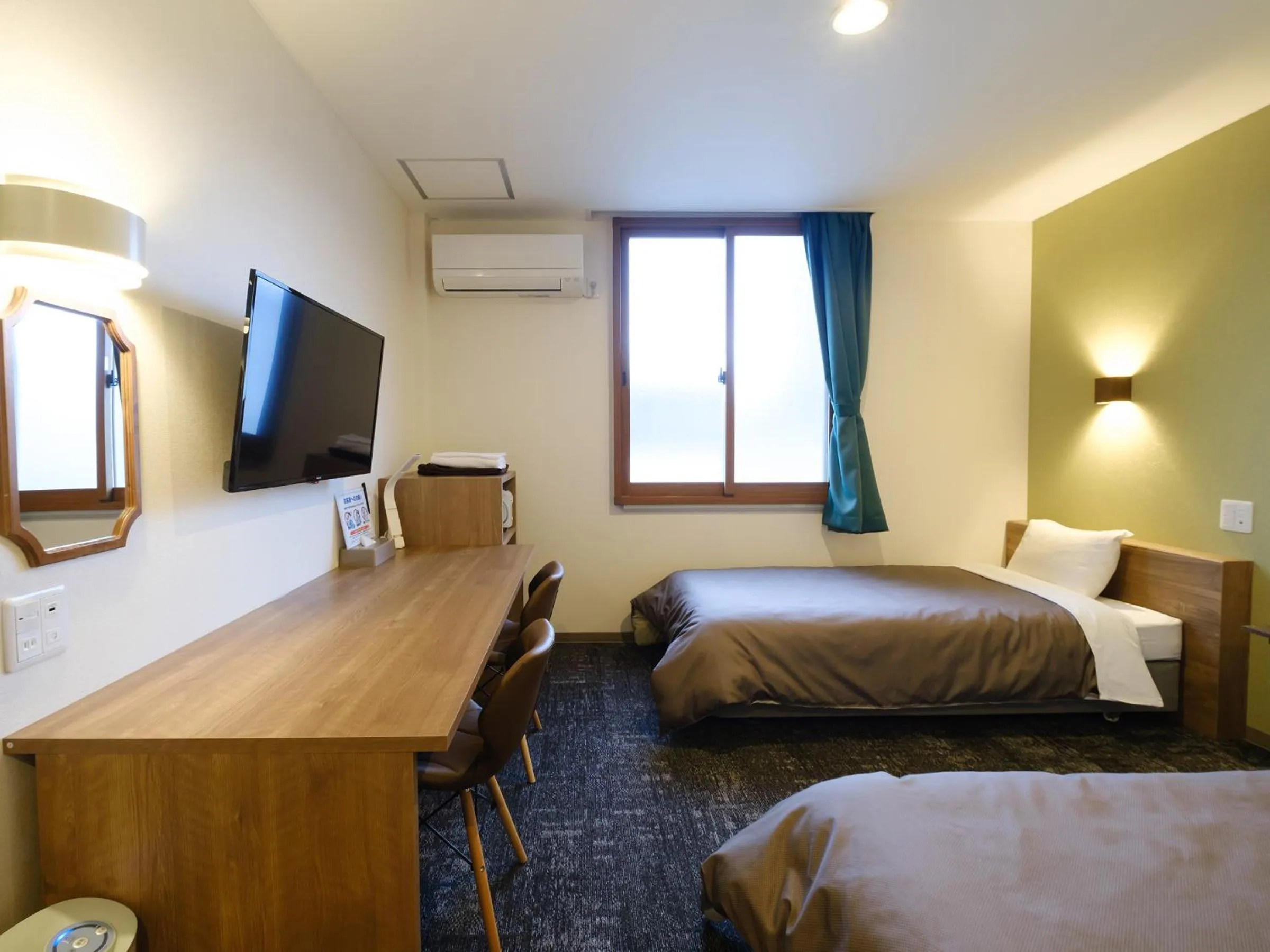 Photo of the whole room, Bed in 天然温泉 松山ニューグランドホテル