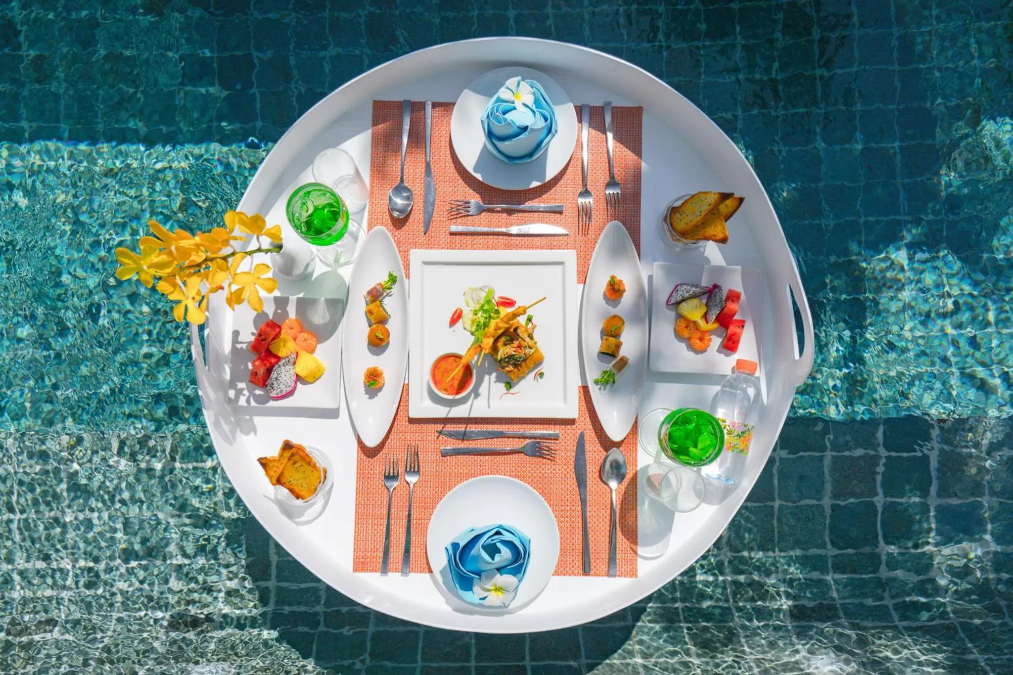 Food and drinks in SUNSURI PHUKET, Nai Harn Beach