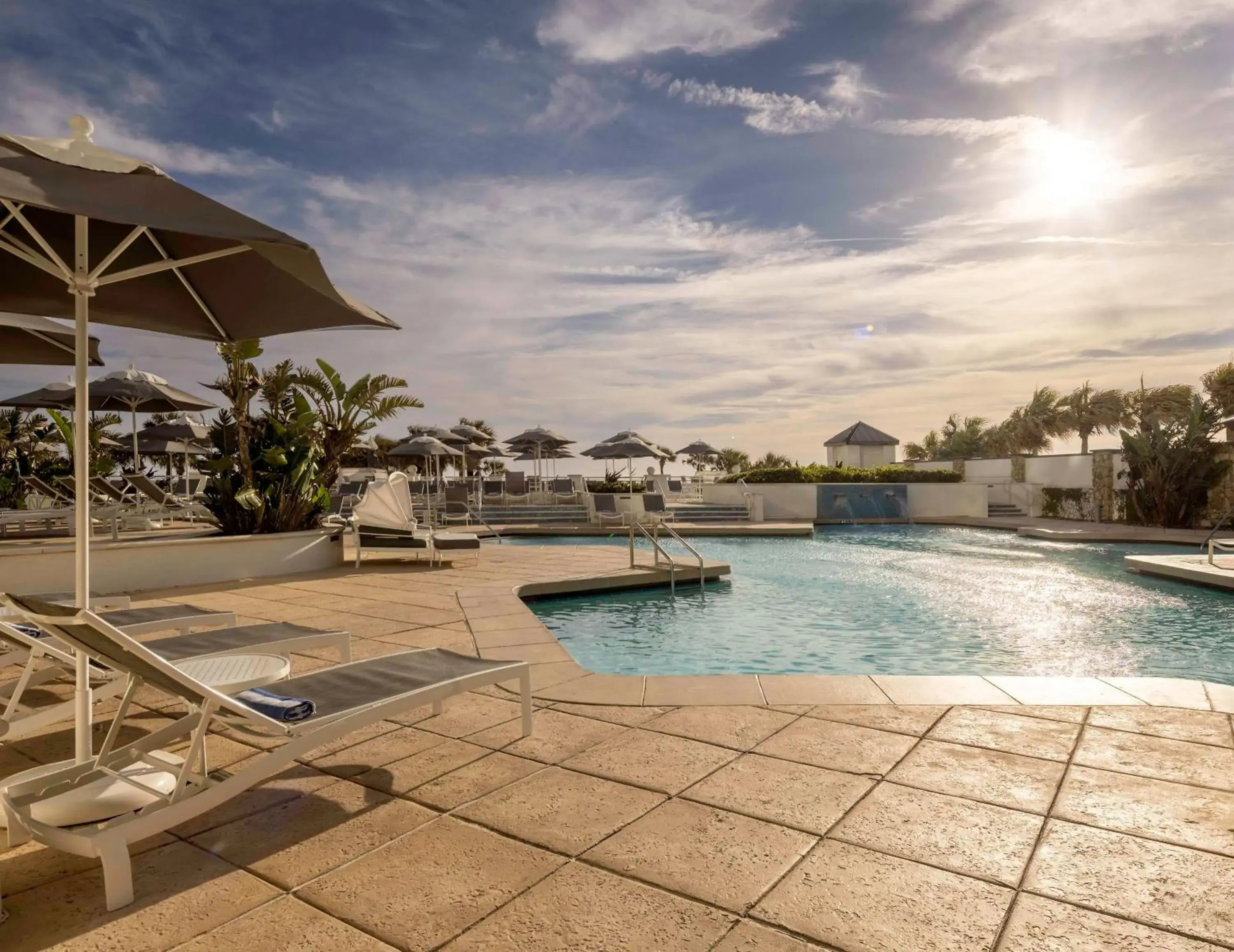 Pool view in Hilton Daytona Beach Resort Pool view in Hilton Daytona Beach Resort