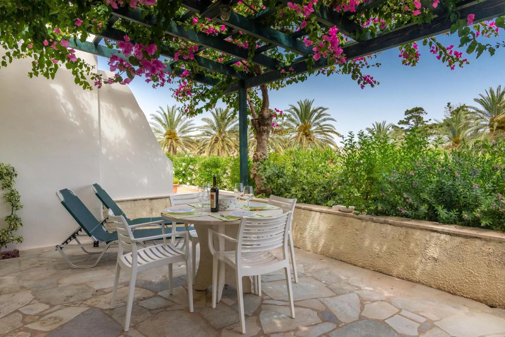Bougainvillea House in Crete