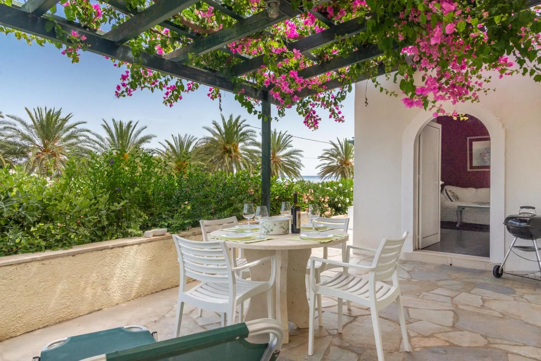 Bougainvillea House in Crete