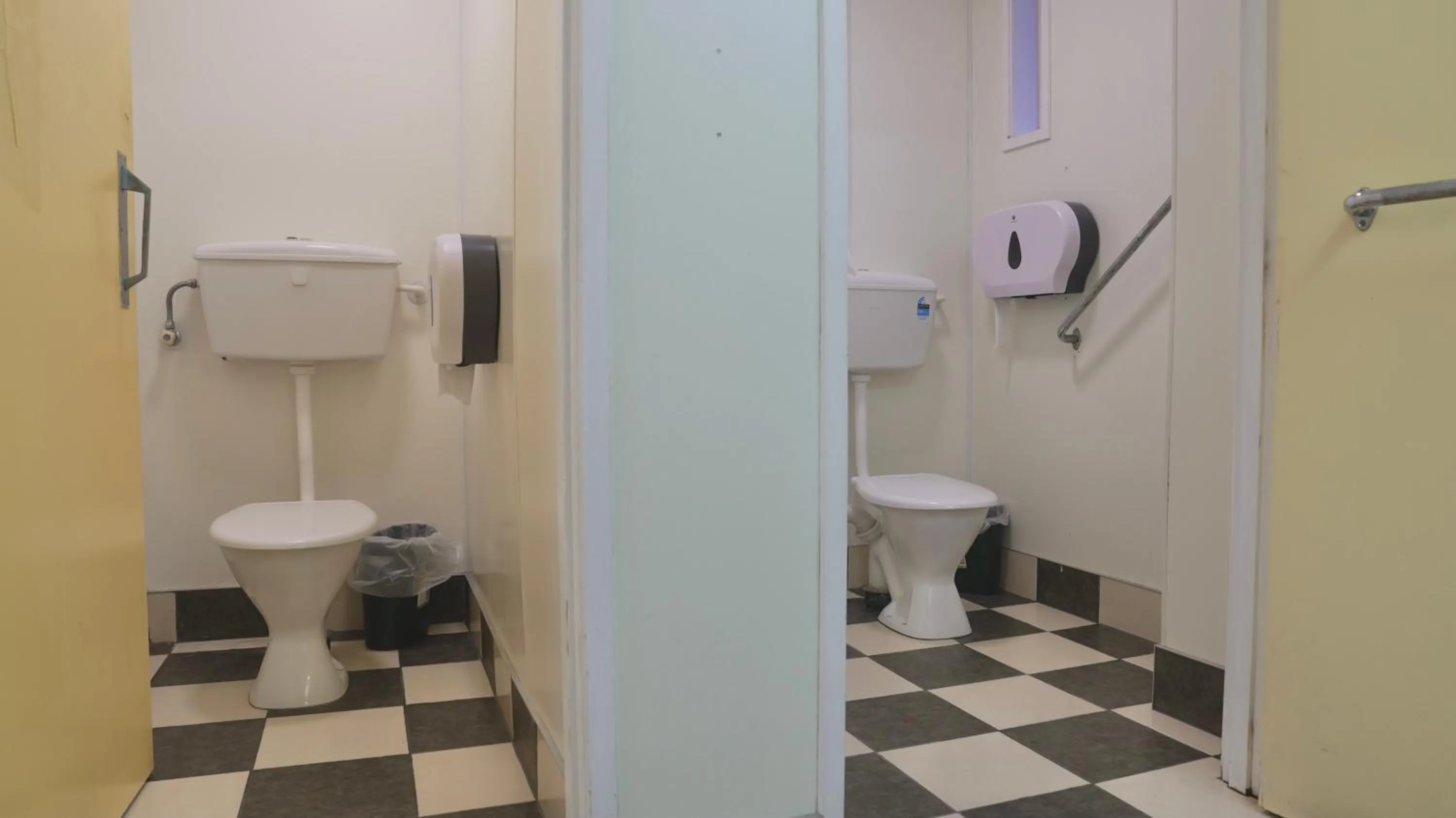 Bathroom in Silverfern Backpackers