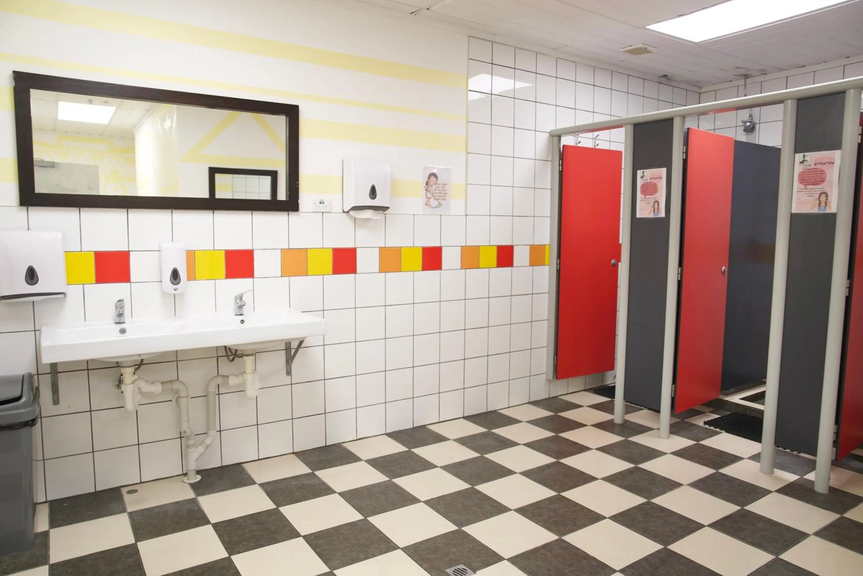 Bathroom in Silverfern Backpackers