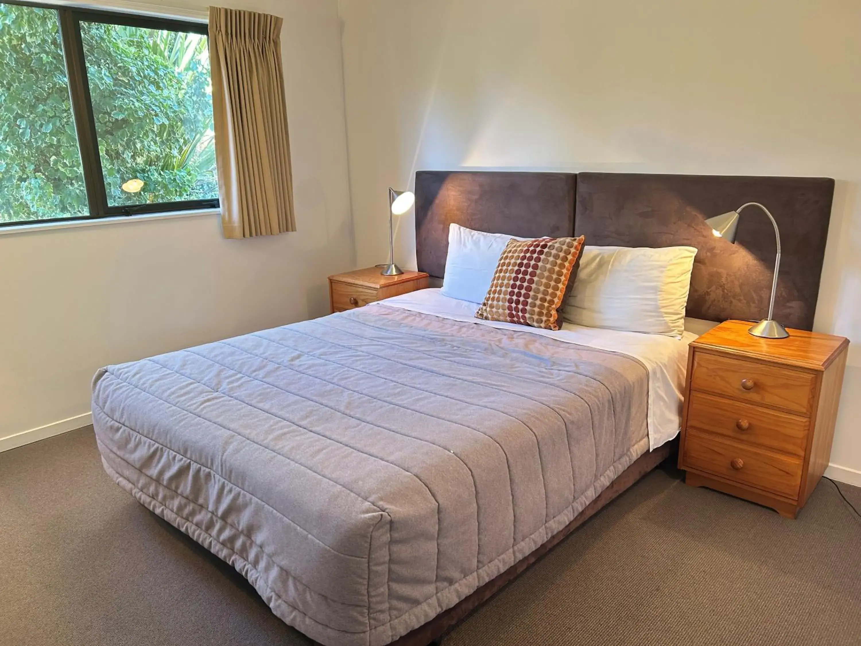 Bedroom, Bed in The Hobbit Motorlodge Bedroom, Bed in The Hobbit Motorlodge