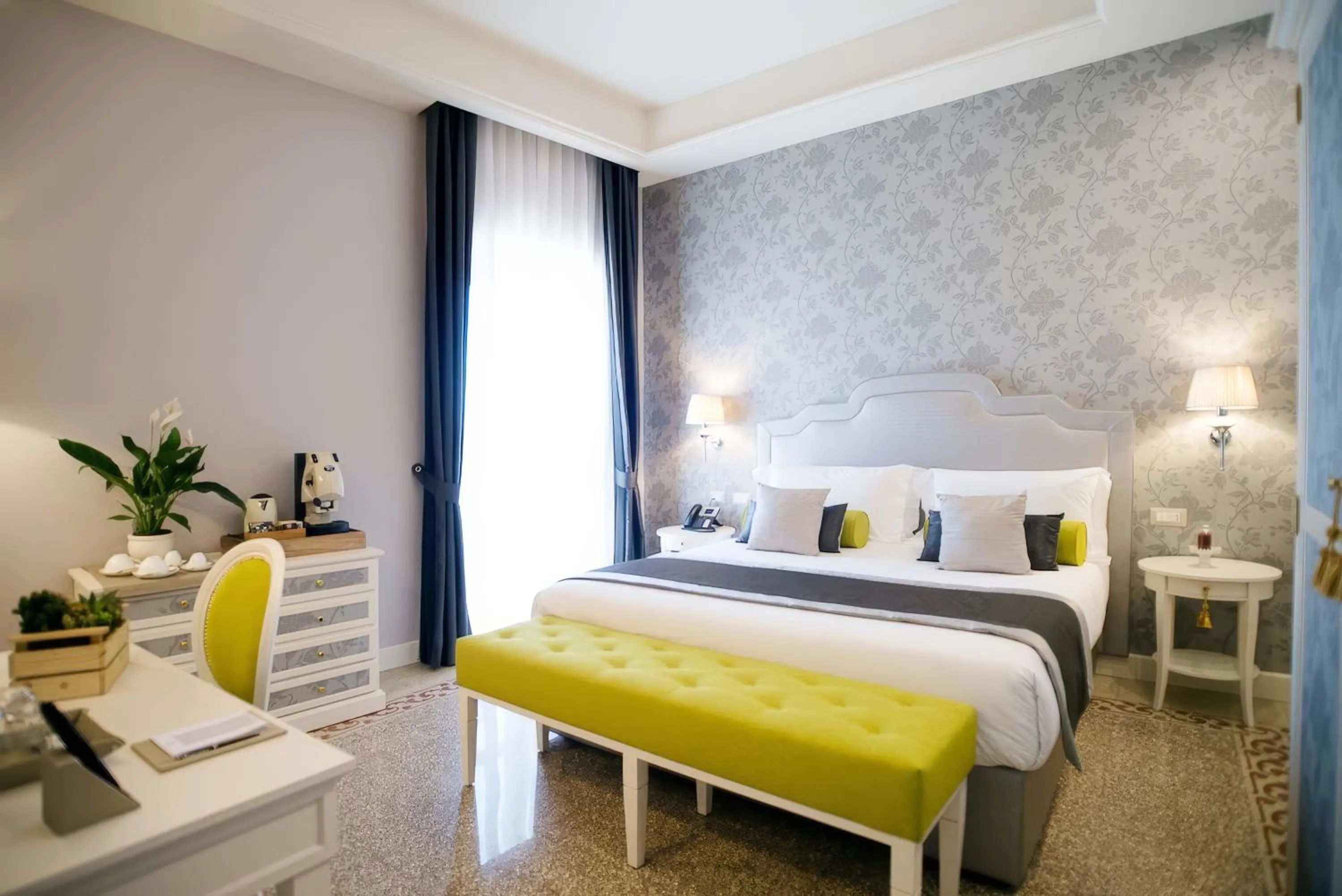 Bed in San Gemini Palace