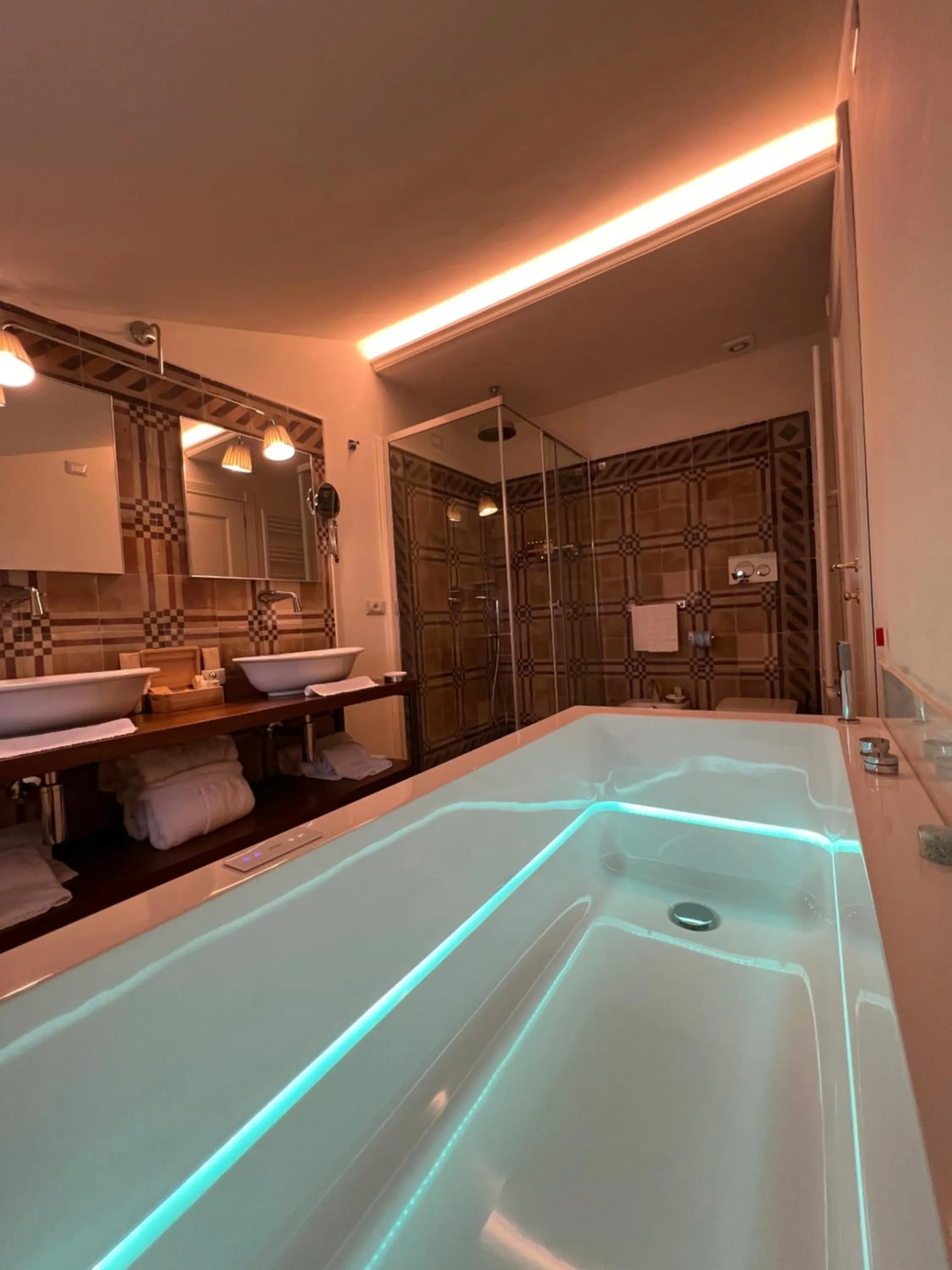 Hot Tub in San Gemini Palace