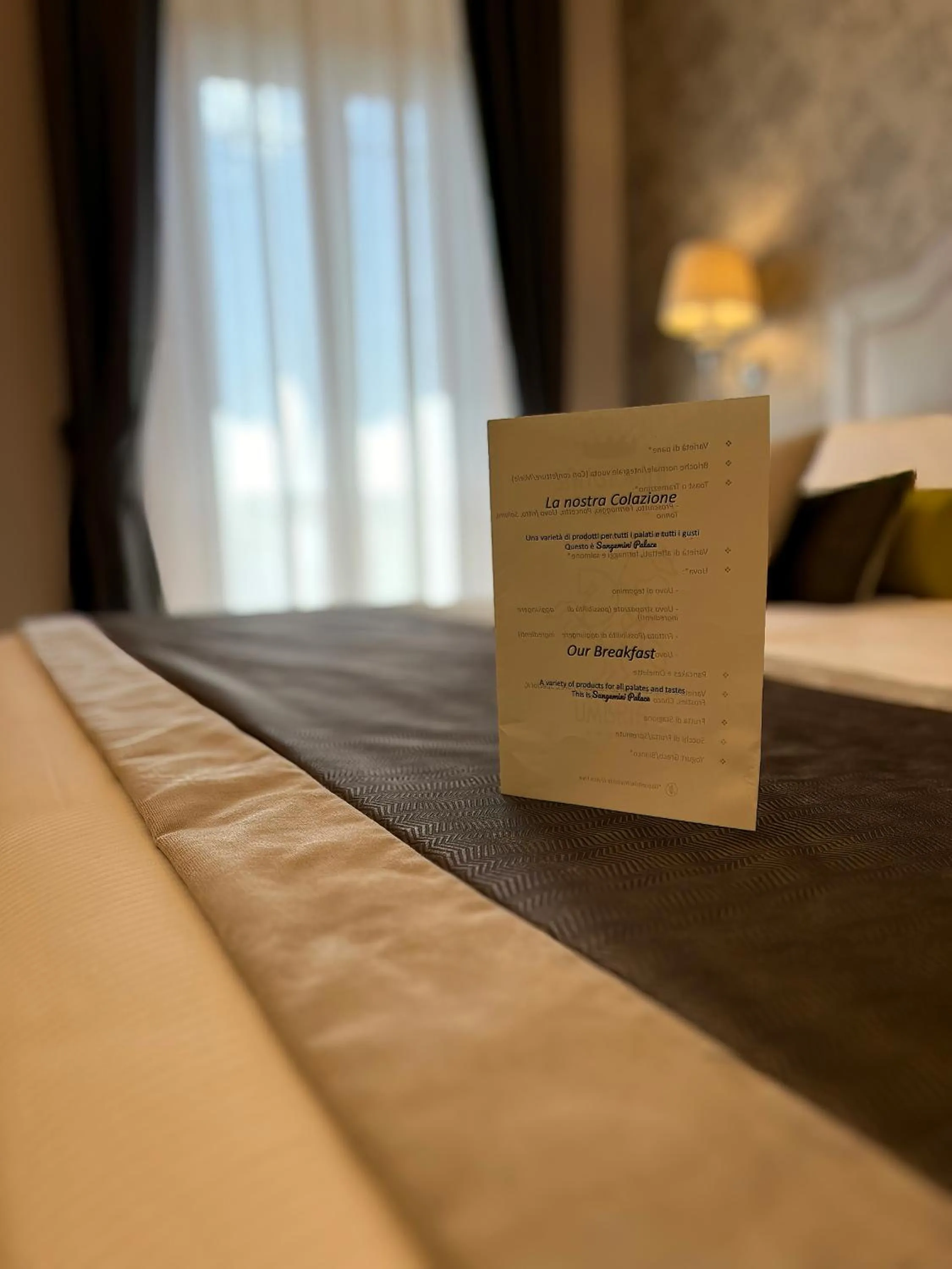 Bed in San Gemini Palace