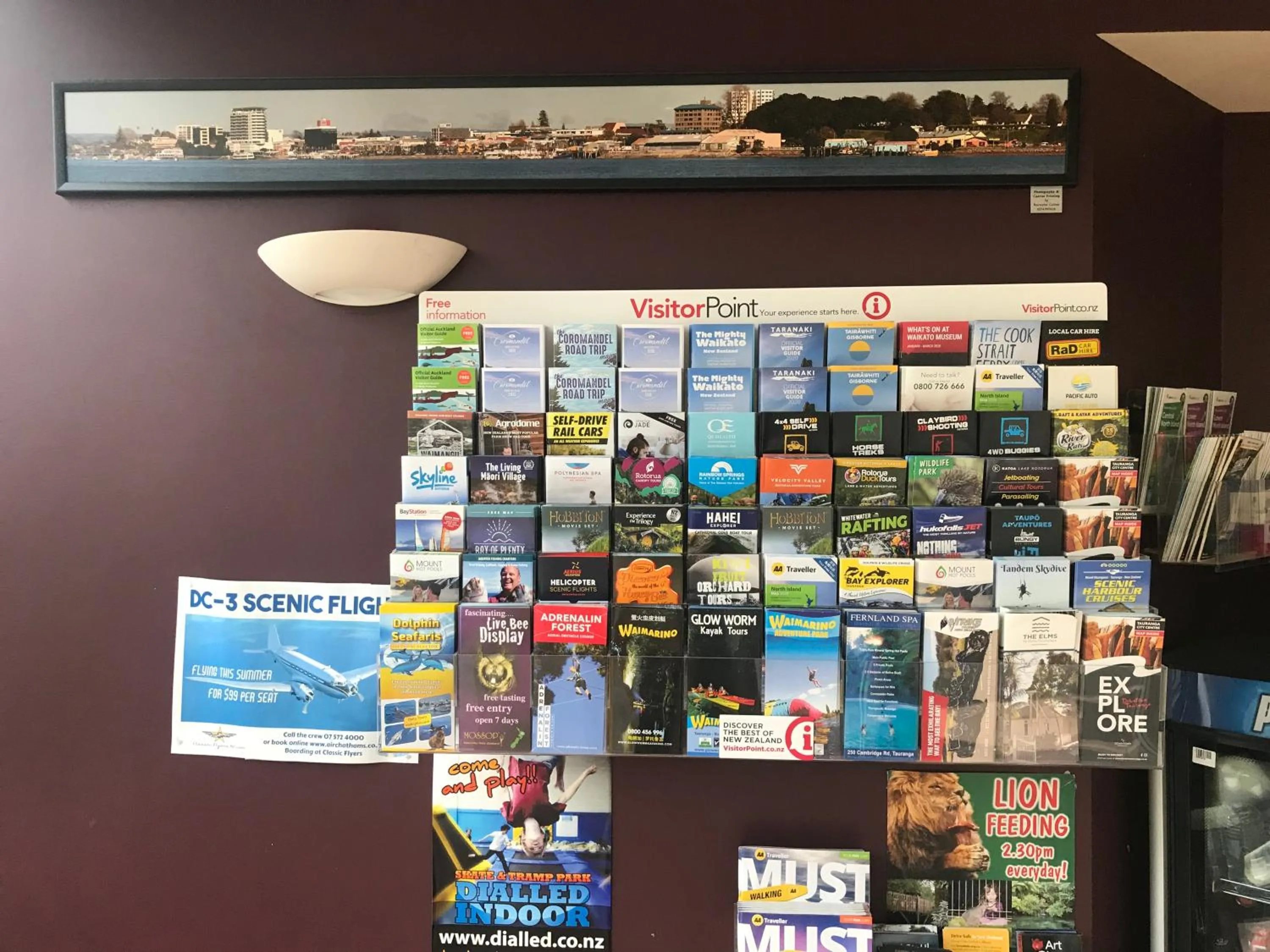 Logo/Certificate/Sign in Harbour City Motor Inn & Conference