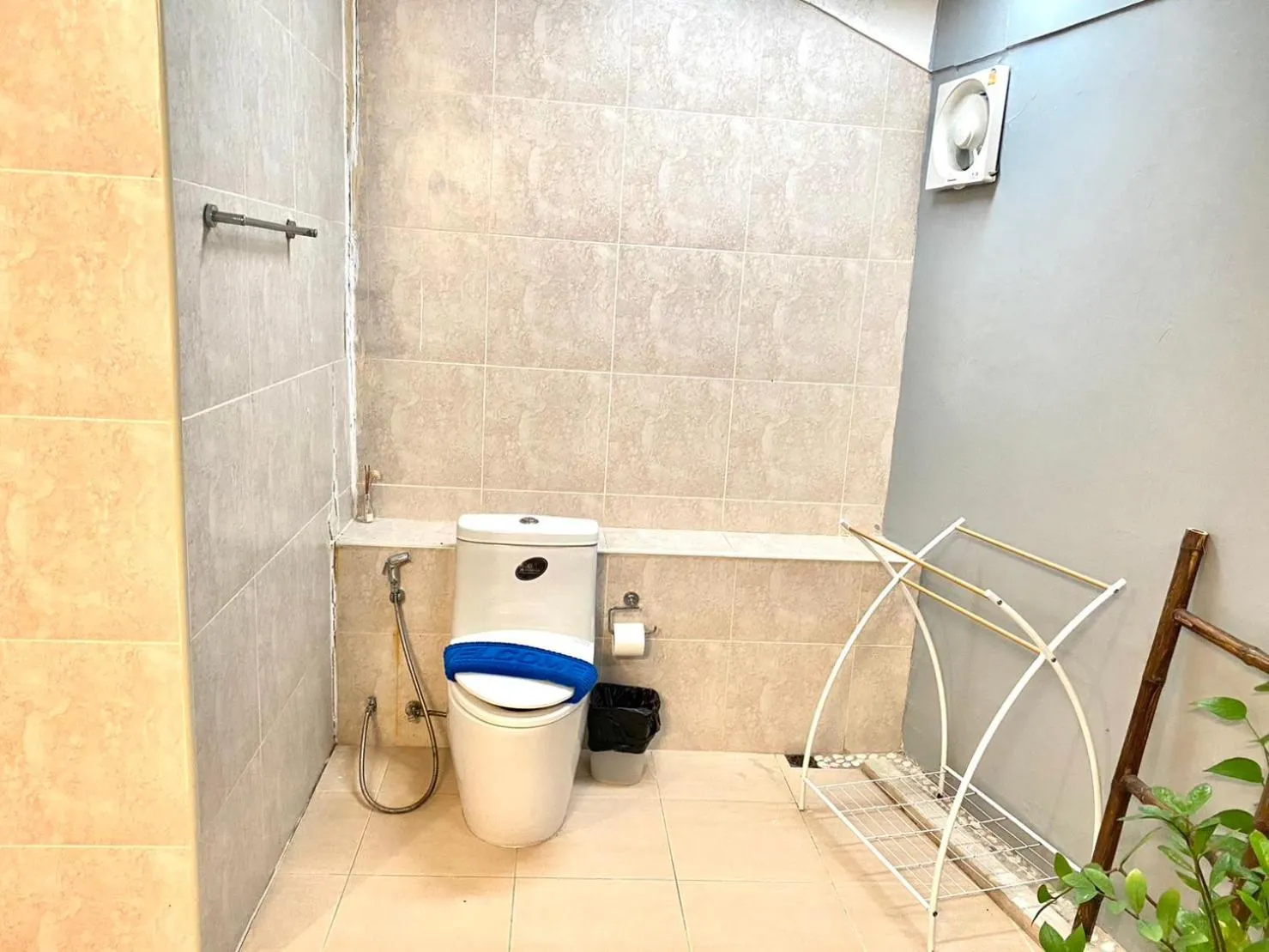 Toilet in Hotel La Villa Khon Kaen