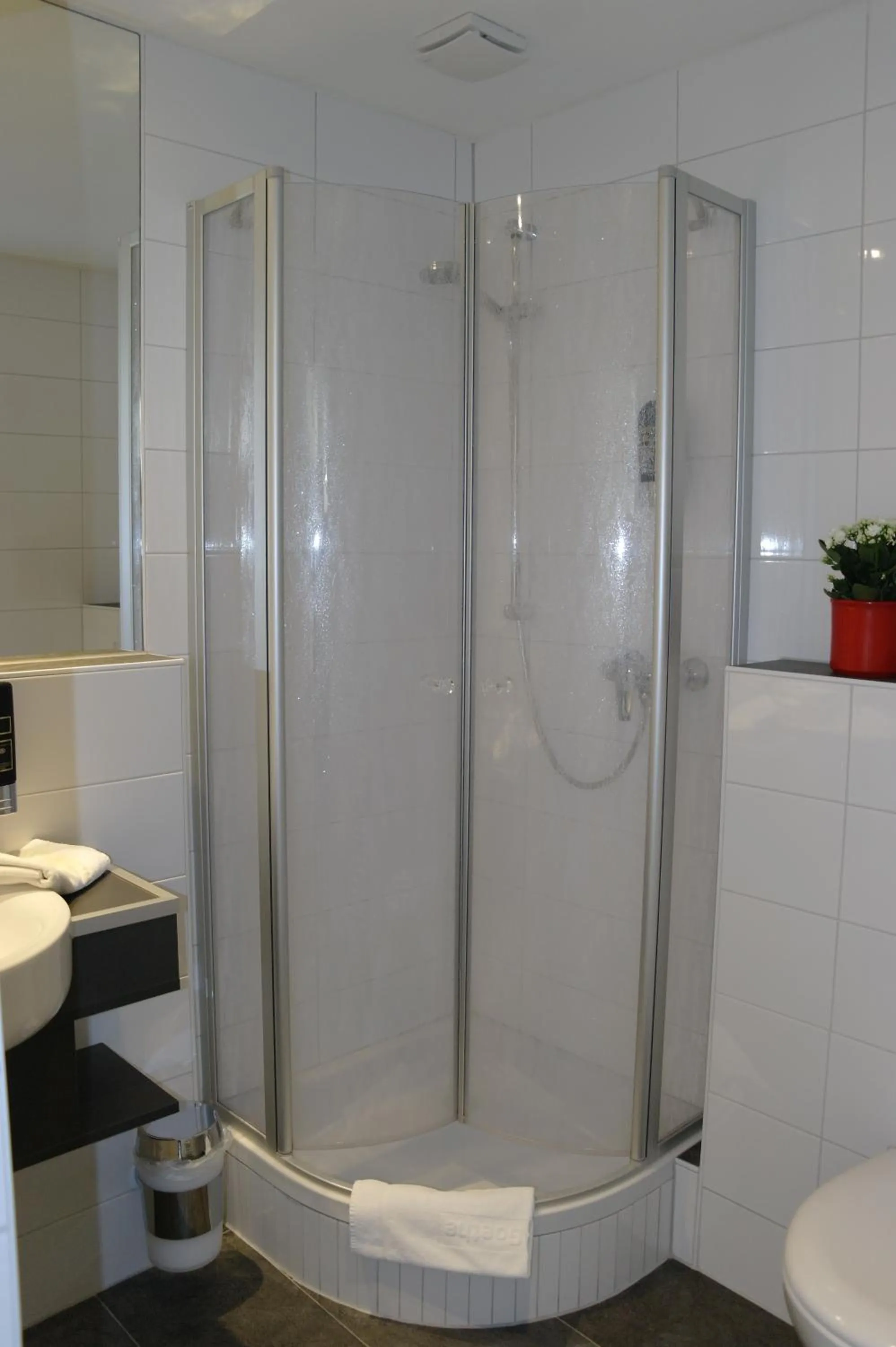 Shower in Gästehaus Goethe