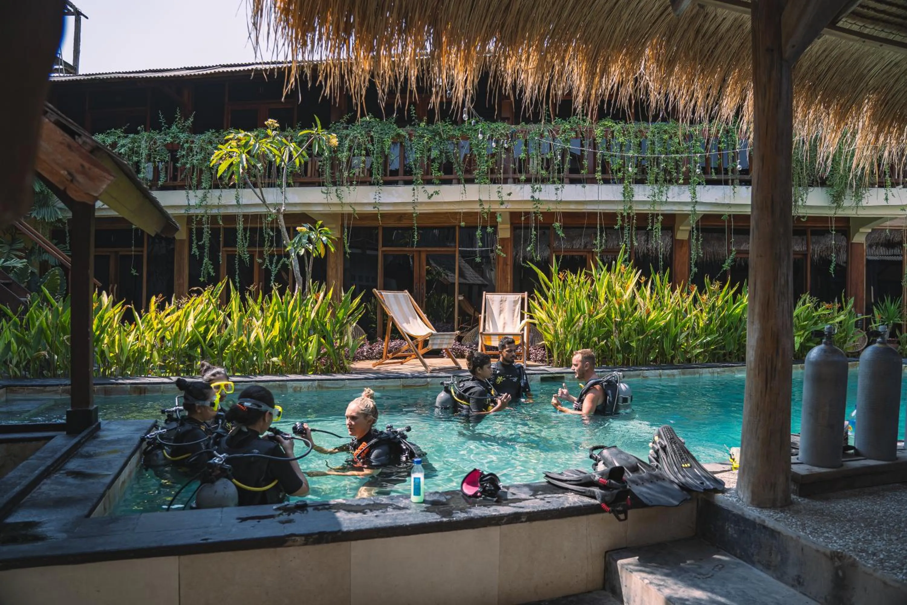 People in Gili Divers Hotel