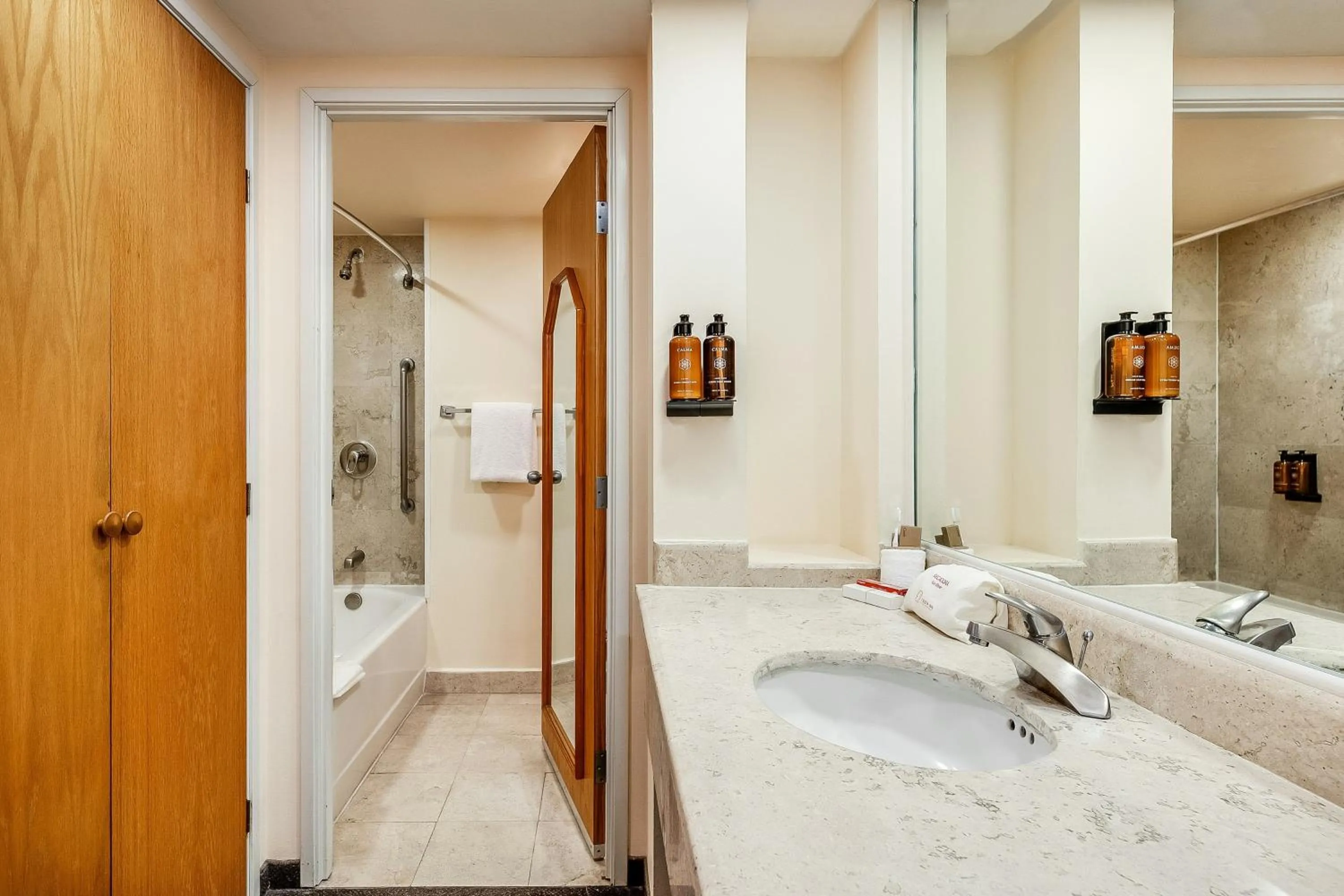 Lounge or bar in Fiesta Inn Express Puebla Finsa