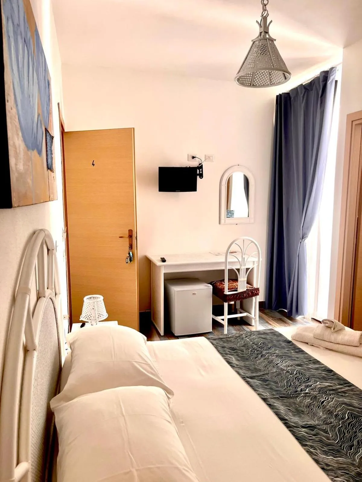 Bed in Mir Mar