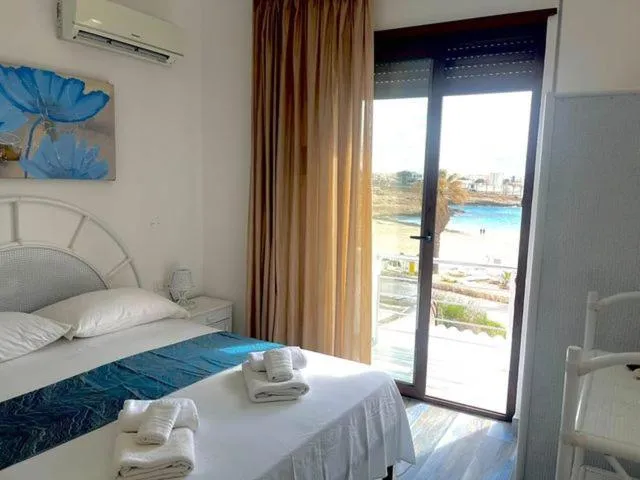 Bed in Mir Mar