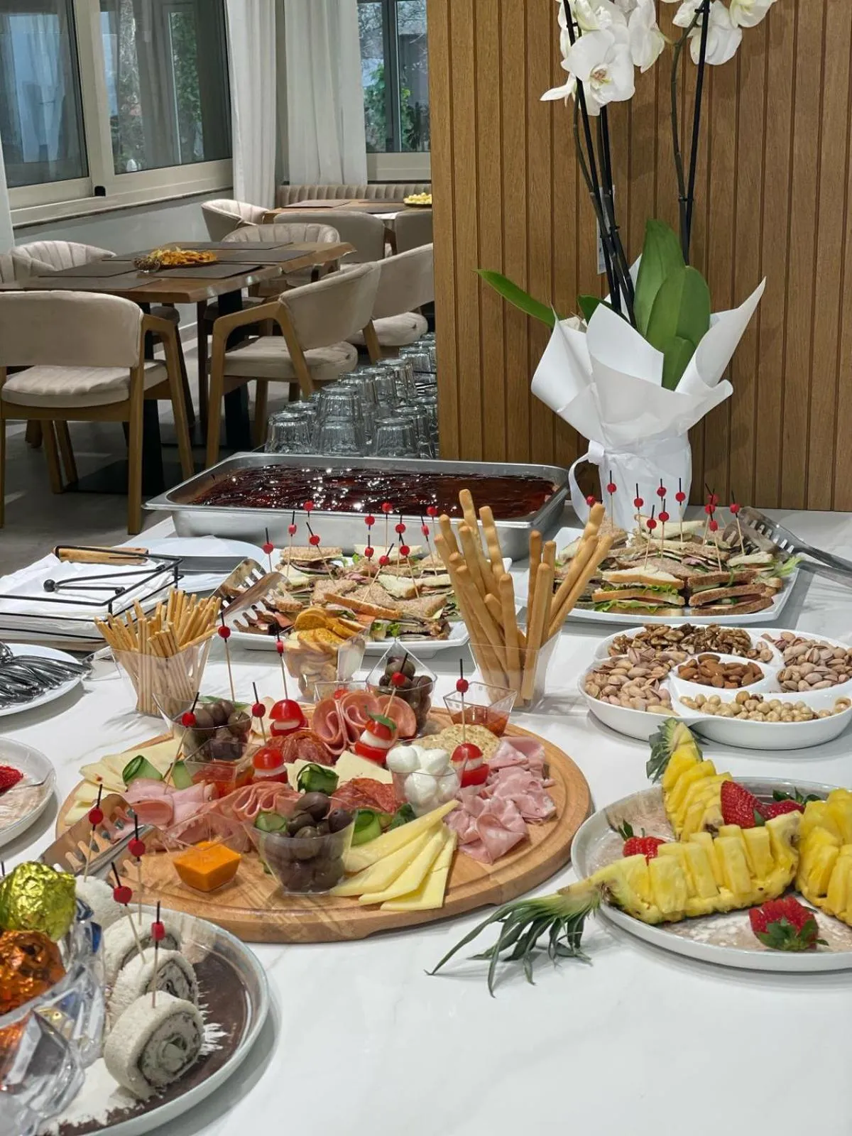 Restaurant/places to eat in Hotel Vila Misiri