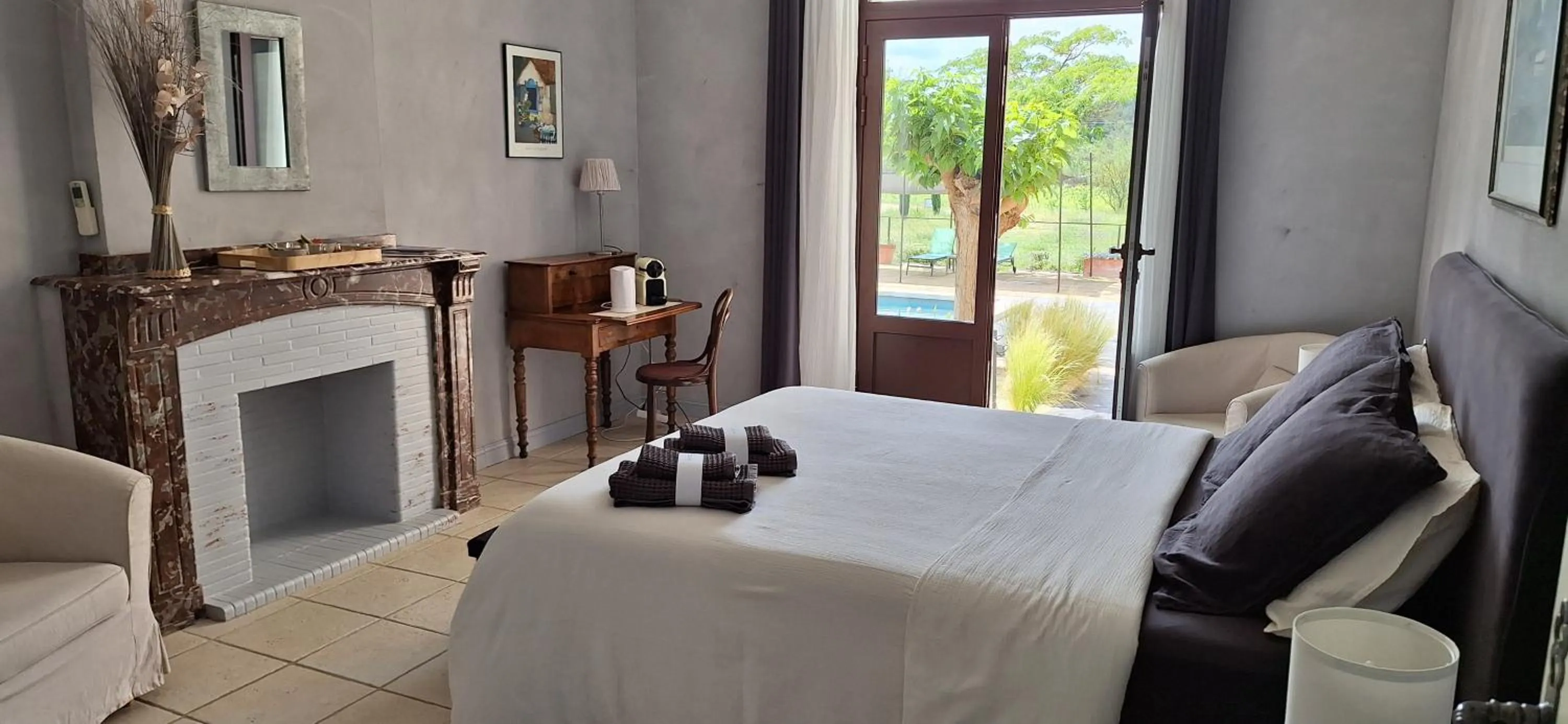 Coffee/tea facilities, Bed in Château La Sabine