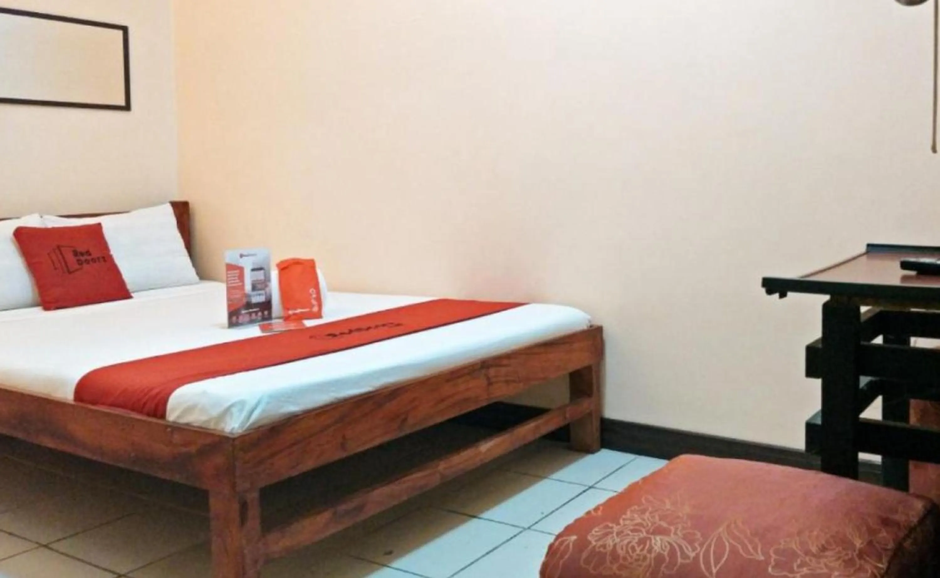 Bed in RedDoorz near Baclay Drive Super Metro
