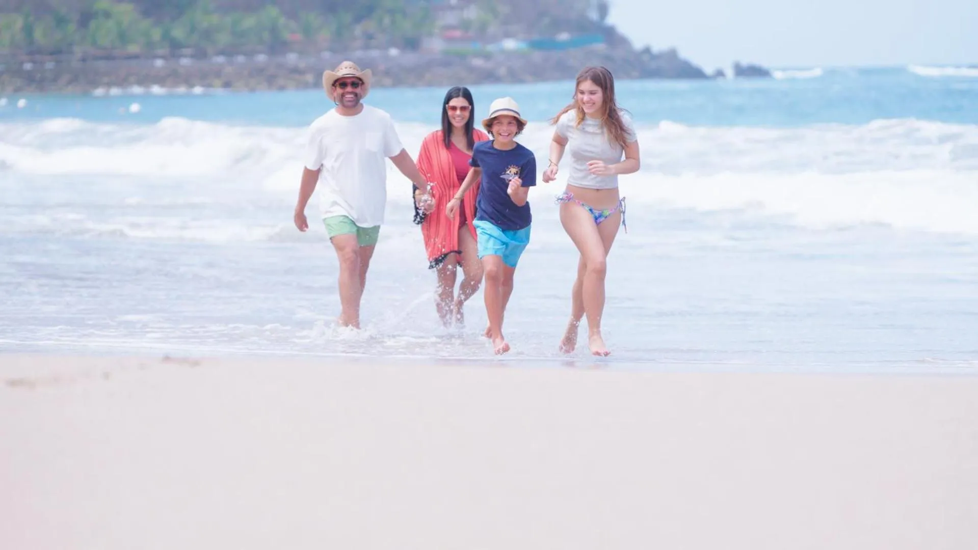 Beach in Barceló Ixtapa - All Inclusive