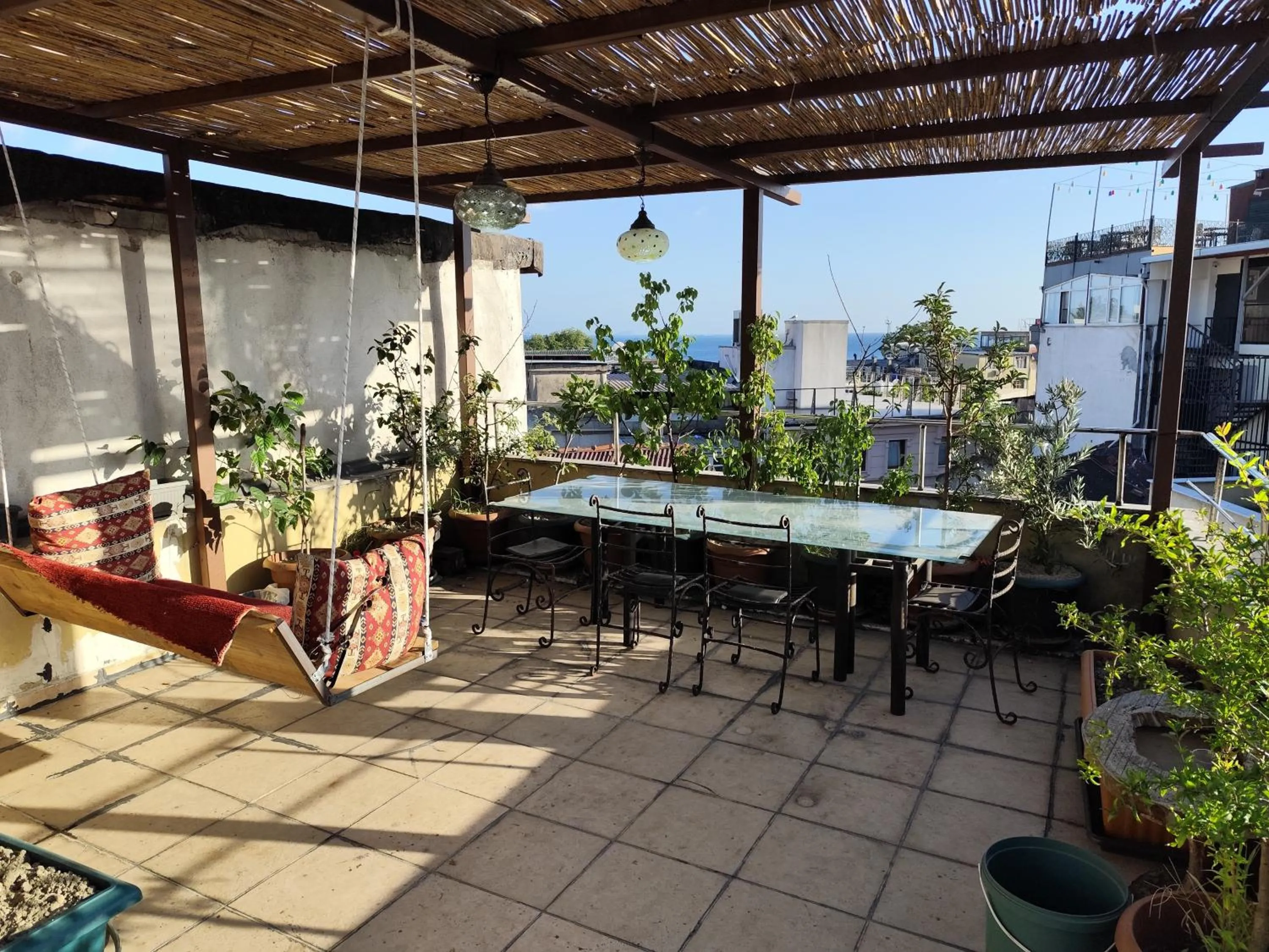 Pi Home & Apartments