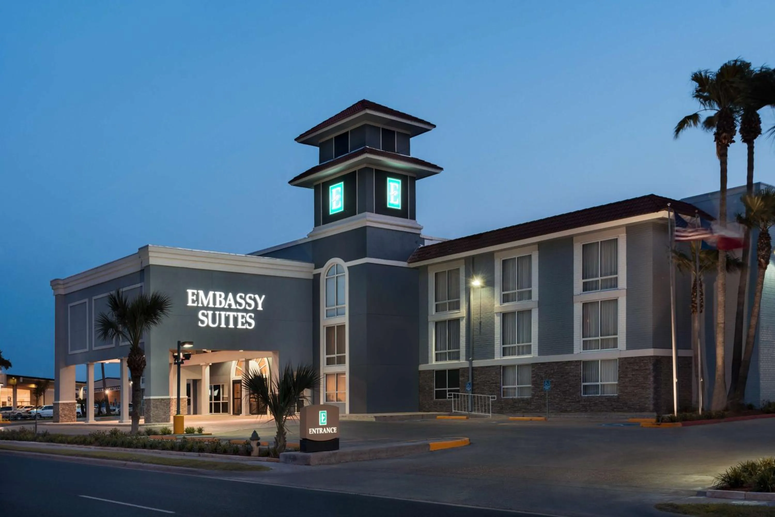 Property building in Embassy Suites Corpus Christi
