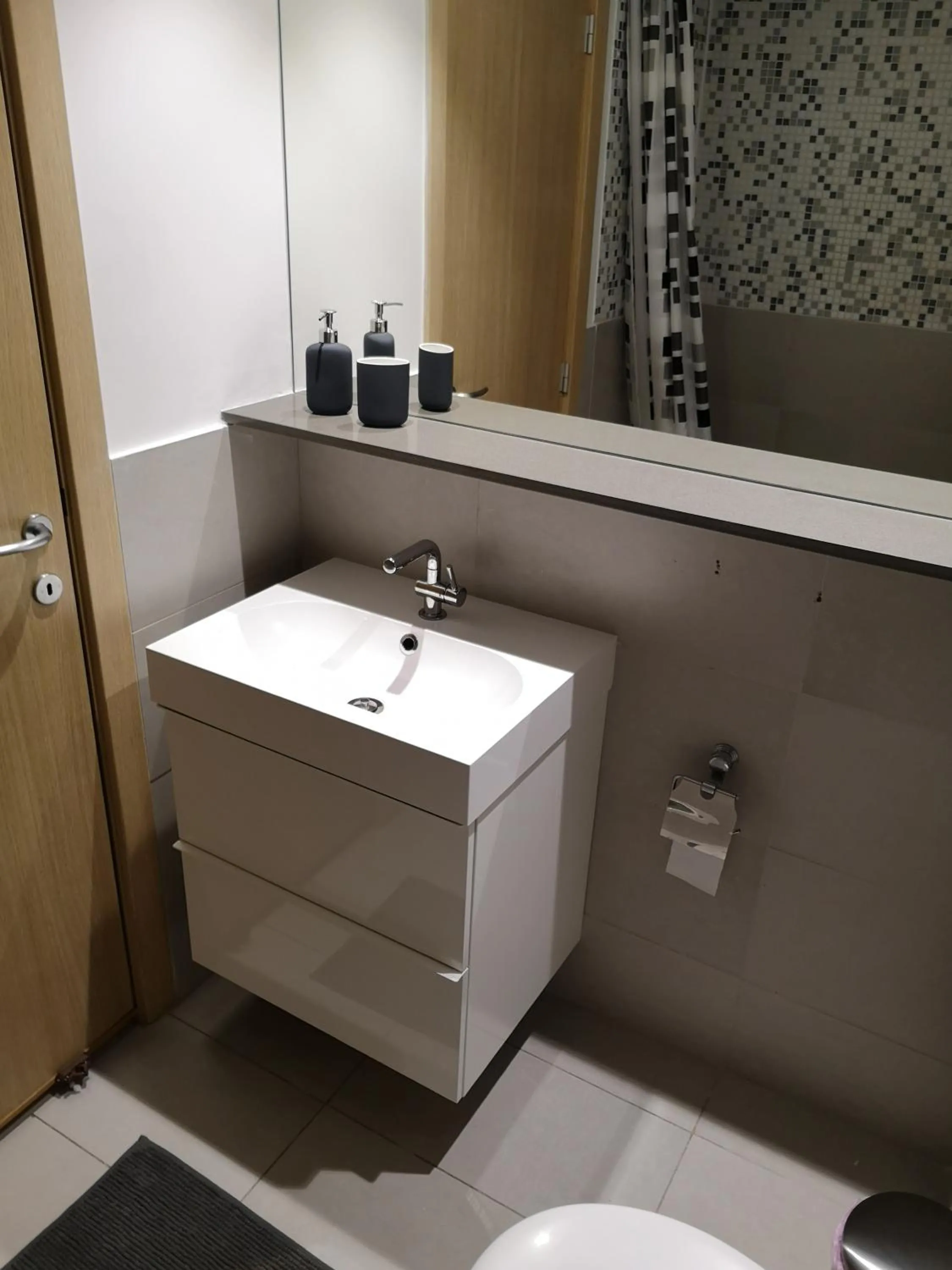 Bathroom in Beachfront Amazing New Apartment
