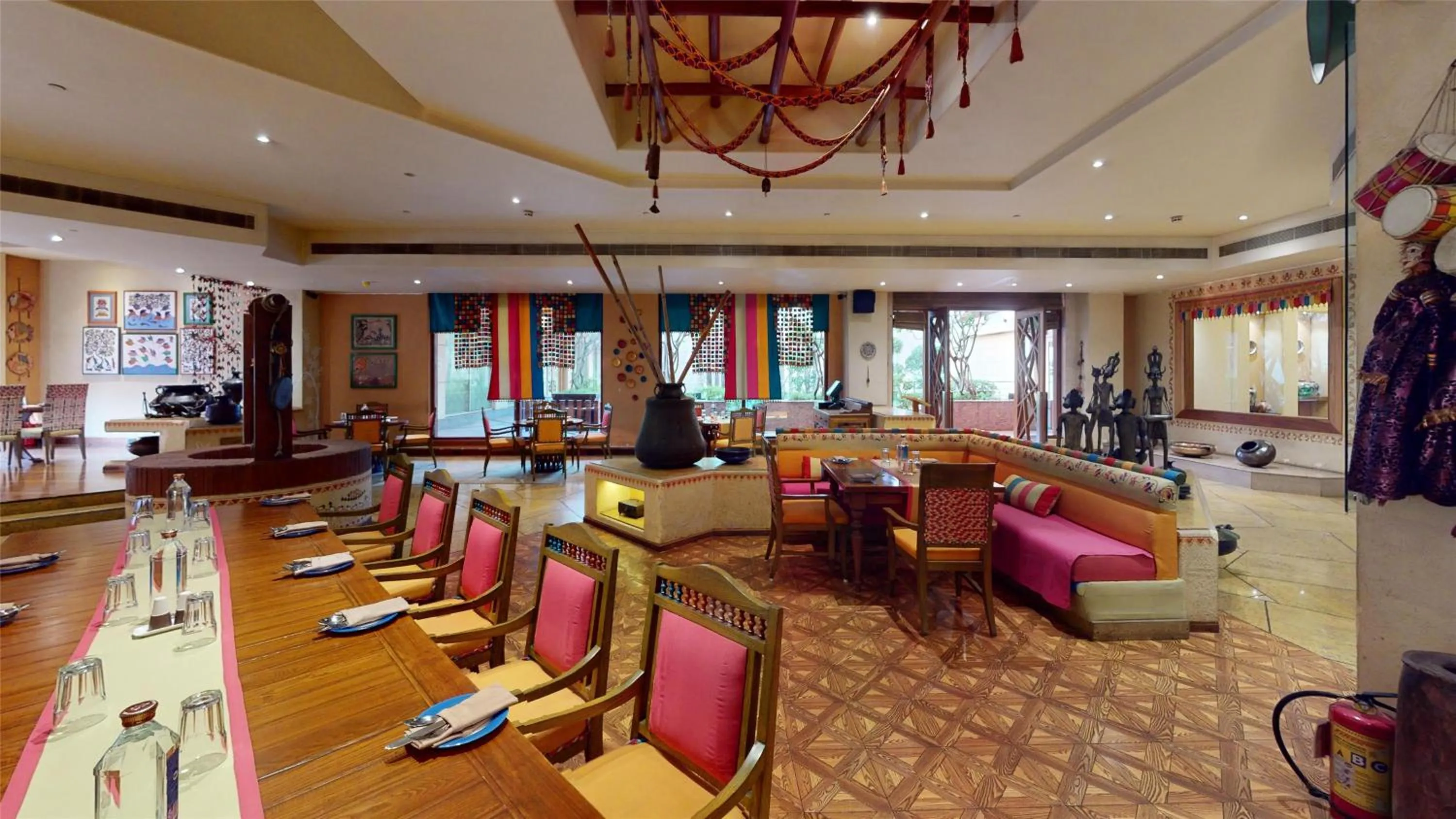 Restaurant/places to eat in Radisson Blu Hotel, Nagpur