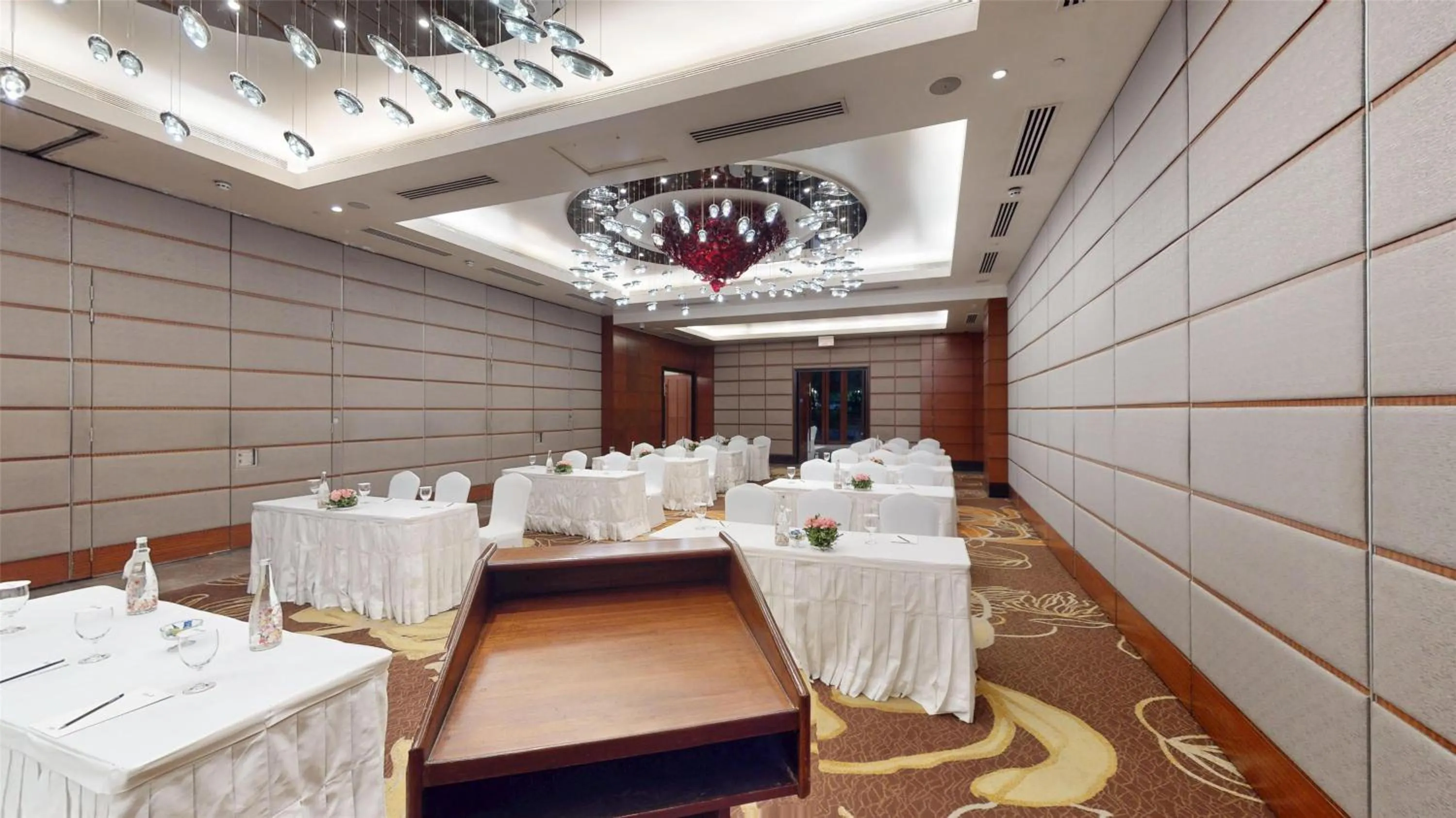 Meeting/conference room in Radisson Blu Hotel, Nagpur