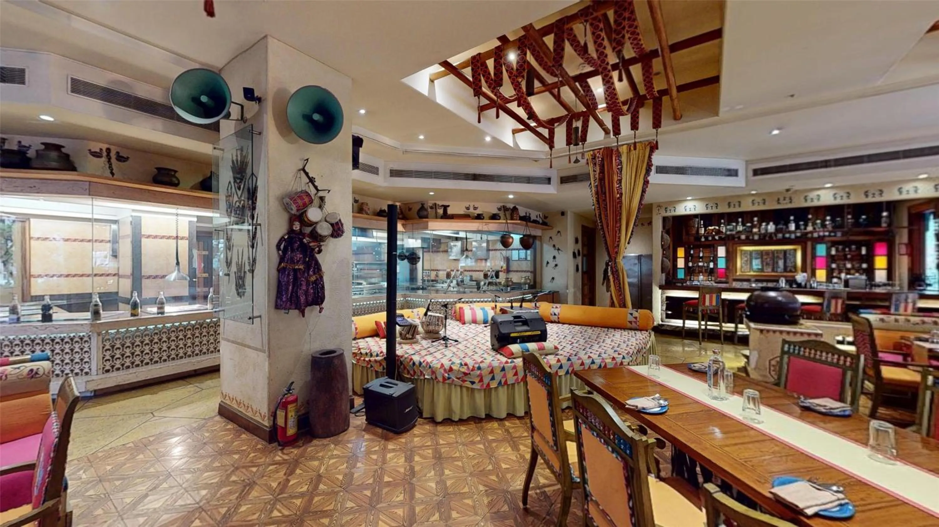 Restaurant/places to eat in Radisson Blu Hotel, Nagpur