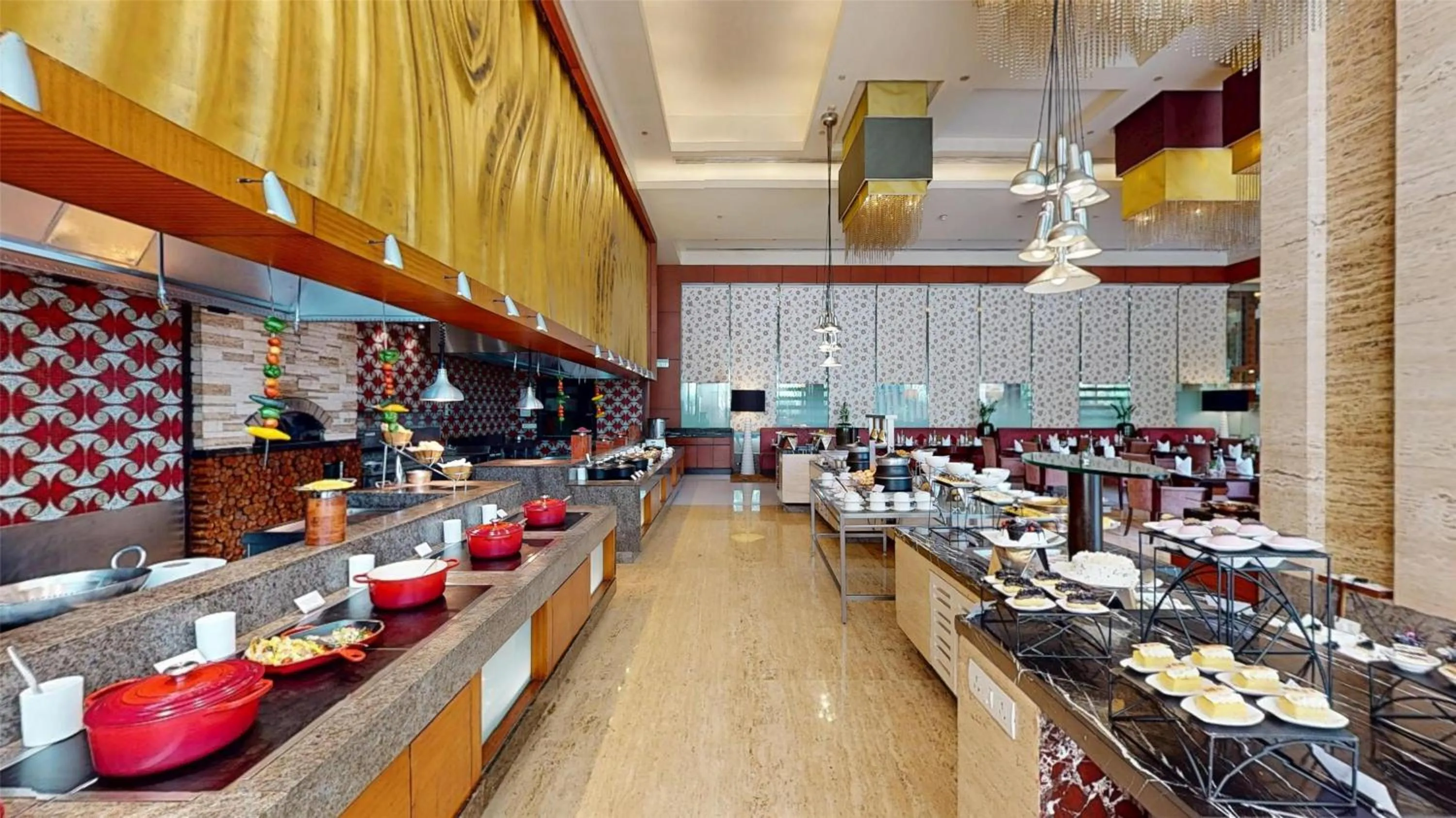 Restaurant/places to eat in Radisson Blu Hotel, Nagpur