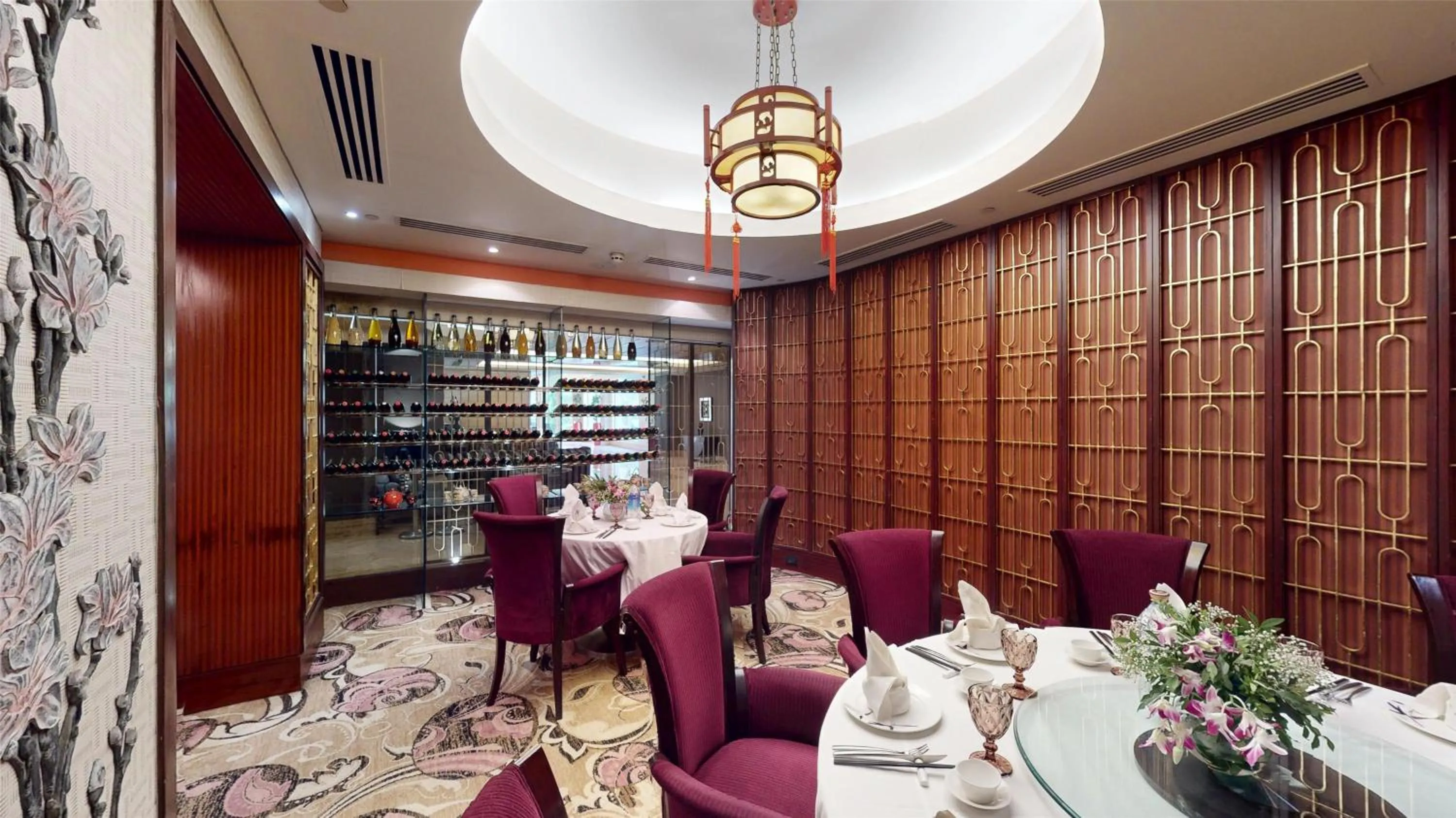 Restaurant/places to eat in Radisson Blu Hotel, Nagpur